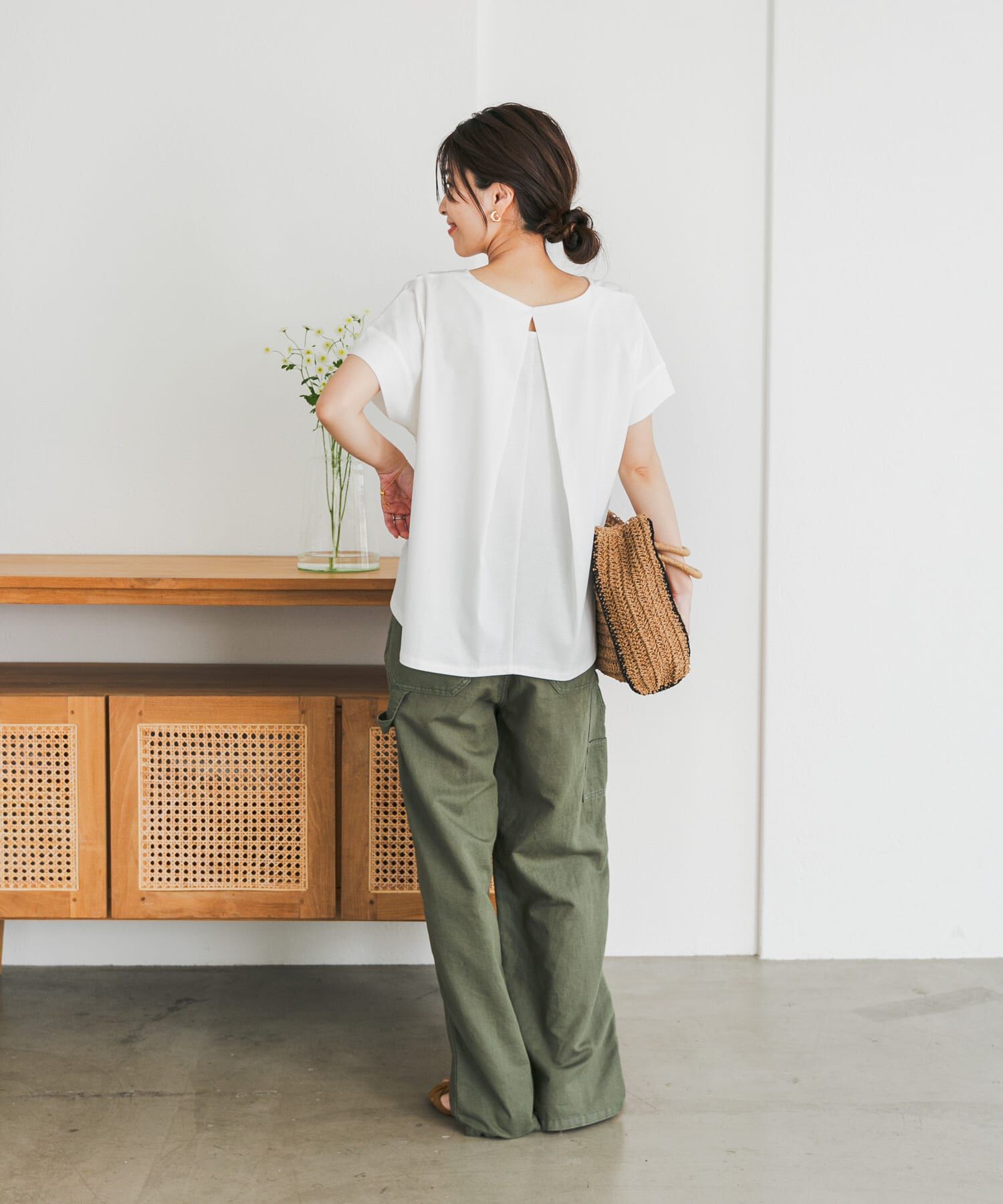 URBAN RESEARCH DOORS「『仁村紗和さん着用』『UR TECH』サマシェアバックデザインプルオーバー」|Tシャツ・カットソー|