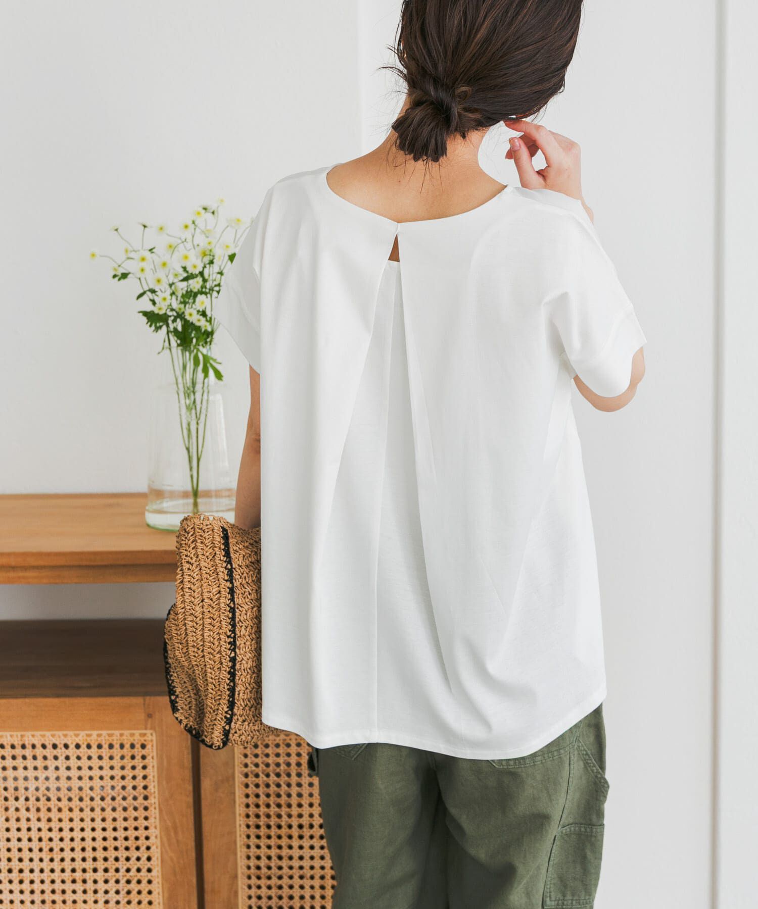 URBAN RESEARCH DOORS「『仁村紗和さん着用』『UR TECH』サマシェアバックデザインプルオーバー」|Tシャツ・カットソー|
