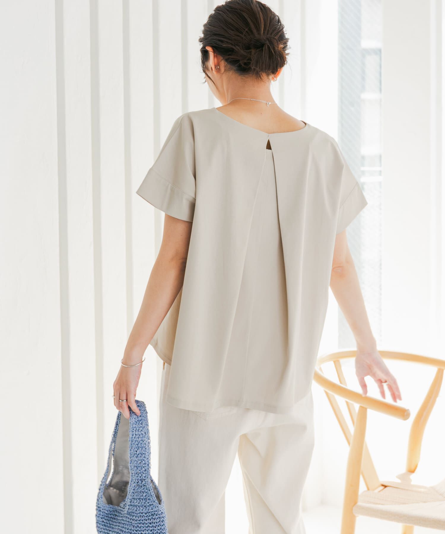 URBAN RESEARCH DOORS「『仁村紗和さん着用』『UR TECH』サマシェアバックデザインプルオーバー」|Tシャツ・カットソー|