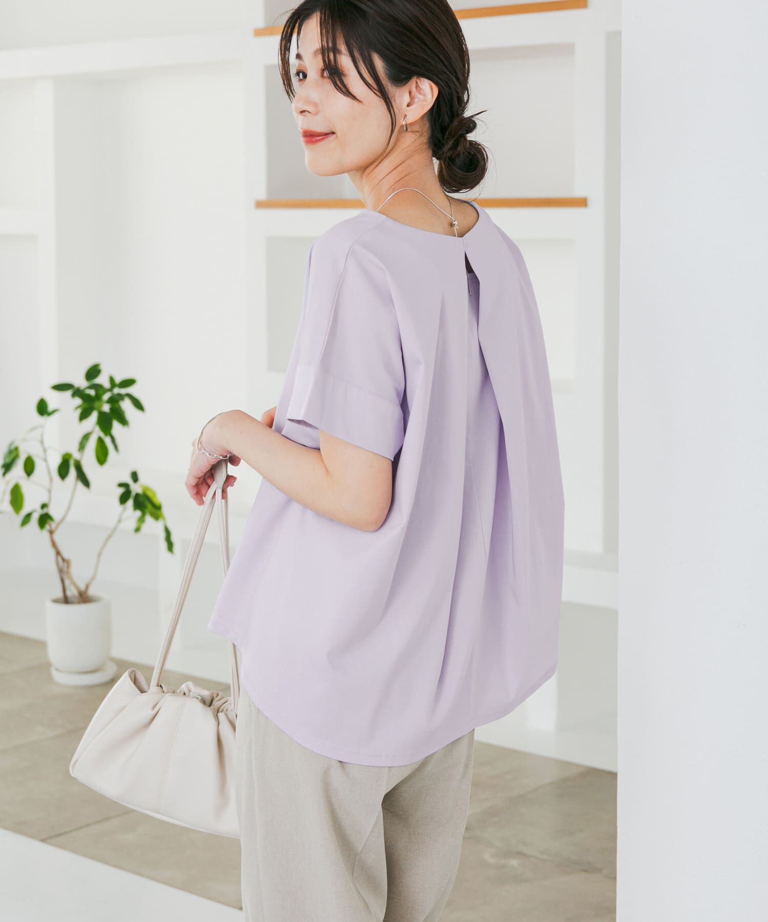 URBAN RESEARCH DOORS「『仁村紗和さん着用』『UR TECH』サマシェアバックデザインプルオーバー」|Tシャツ・カットソー|