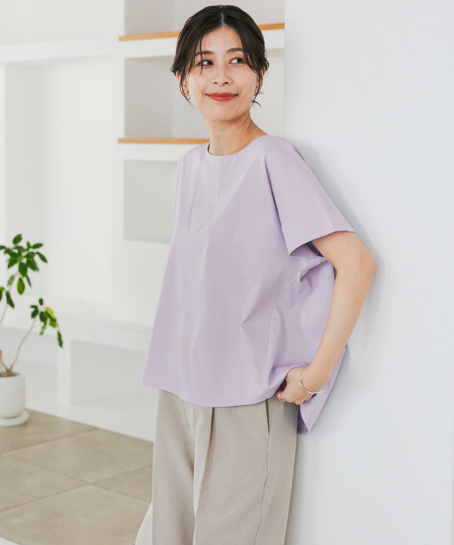 URBAN RESEARCH DOORS「『仁村紗和さん着用』『UR TECH』サマシェアバックデザインプルオーバー」|Tシャツ・カットソー|