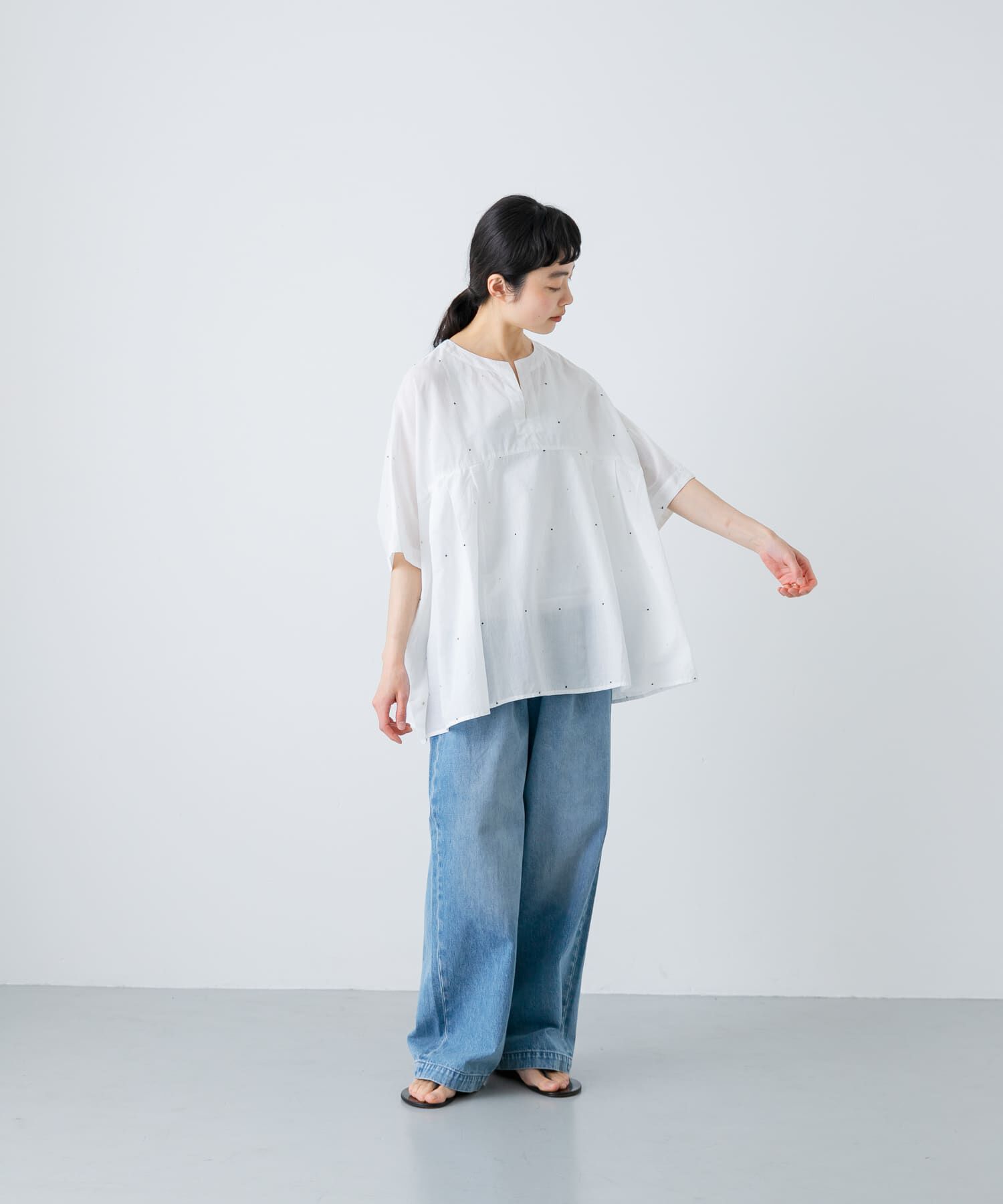 かぐれ「ドット刺しゅうワイドプルオーバー」|シャツ・ブラウス|