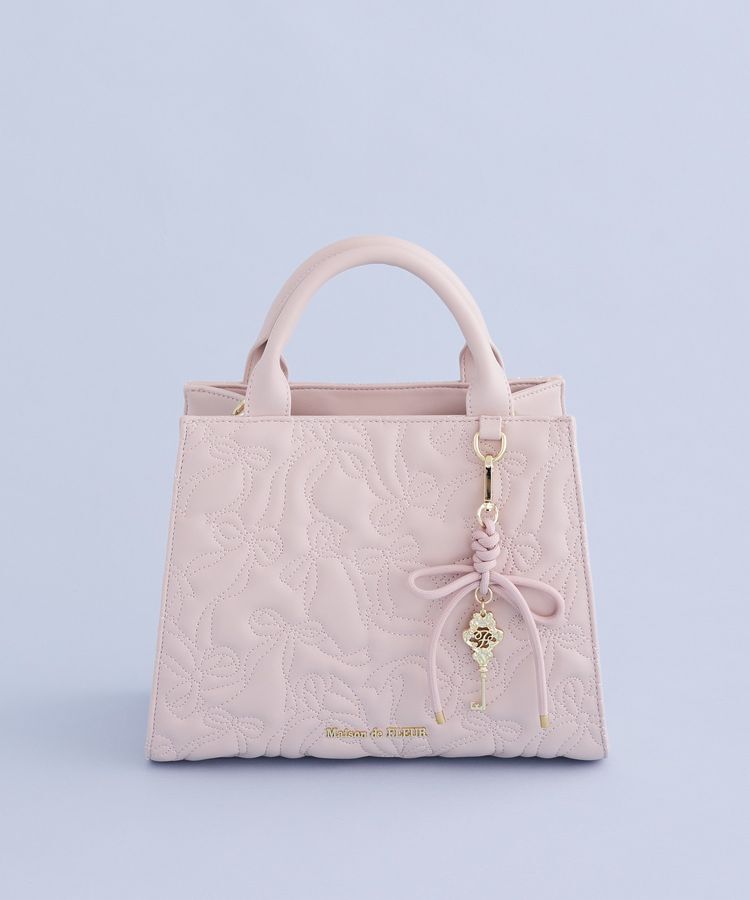 Maison de FLEUR「チャーム付きリボンキルティングトートバッグ」|ハンドバッグ|ピンク
