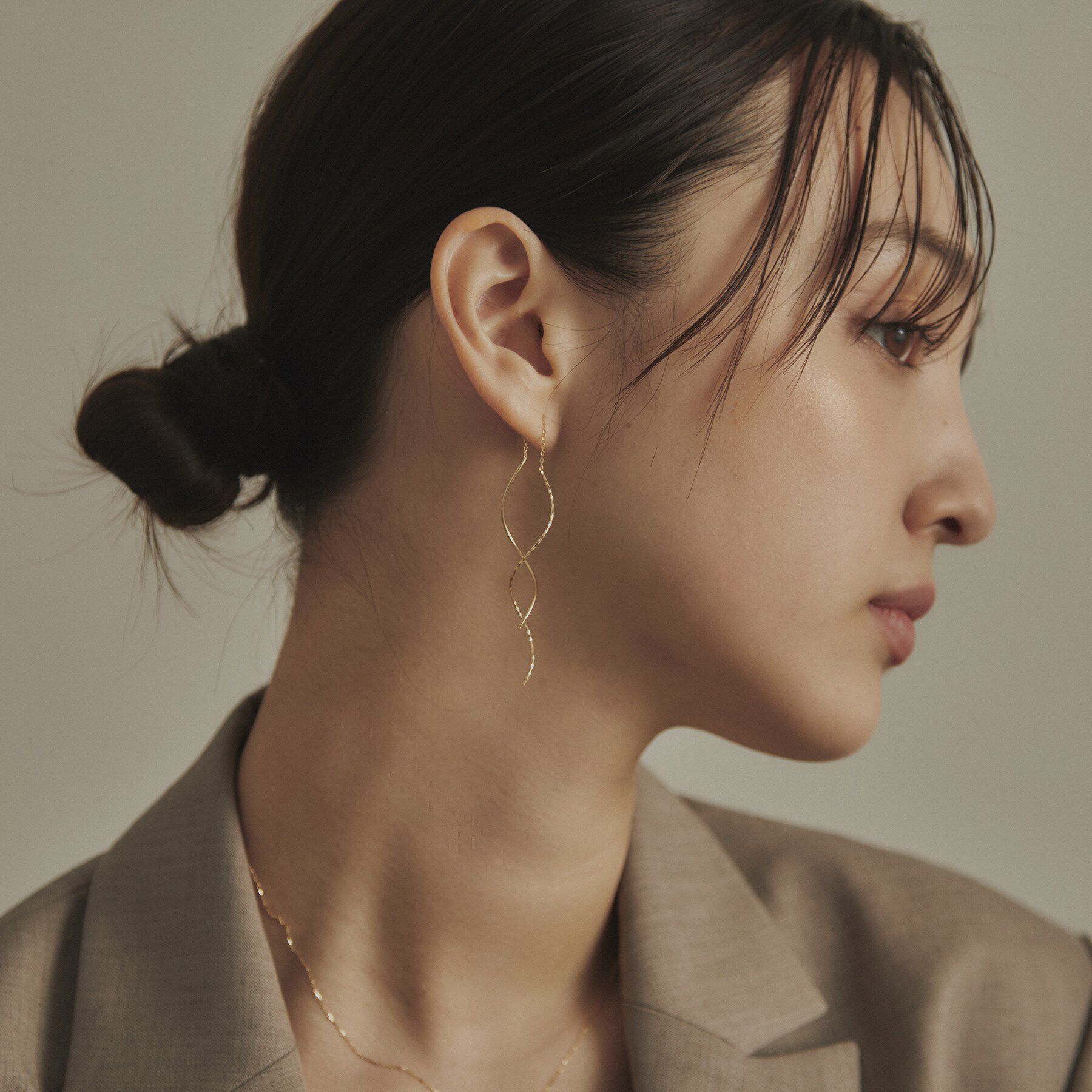 COCOSHNIK「K18ポリッシュ&times;ミラーカット S字ライン チェーンピアス」|ピアス|