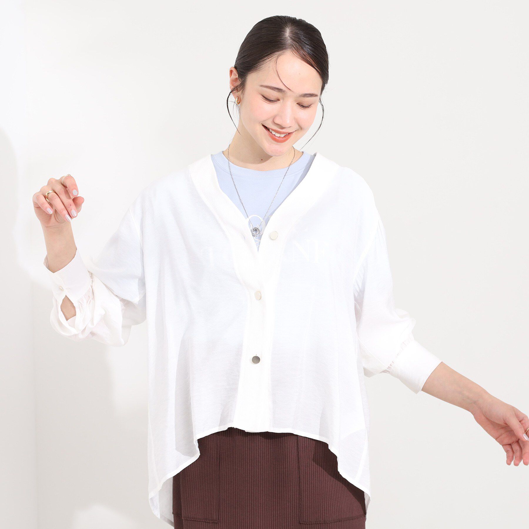 SHOO･LA･RUE「【S-LL/体型カバー/Aライン】身体のラインを拾いにくい シアーシャツカーディガン」|シャツ・ブラウス|