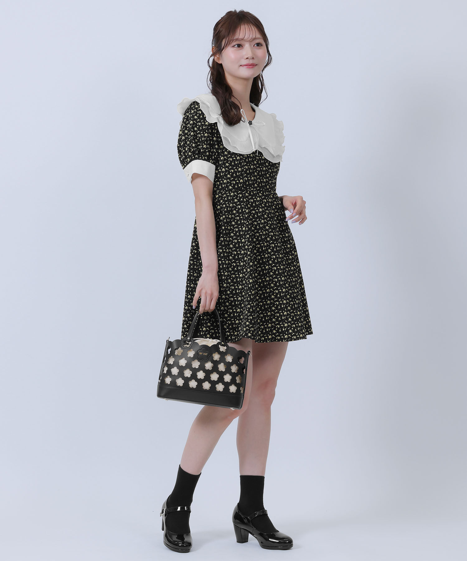 MARY QUANT「パンチングデイジー2WAYミニトート」|ショルダー・メッセンジャー|