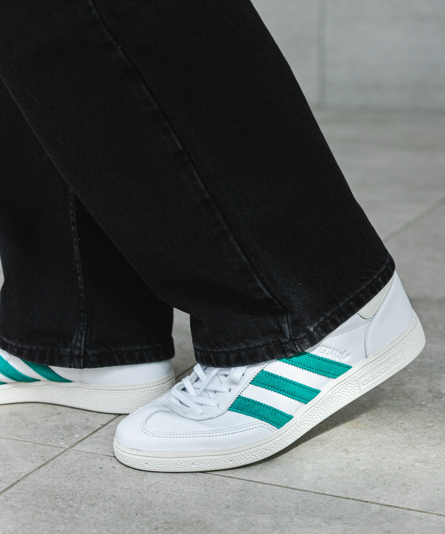 URBAN RESEARCH DOORS「『別注』adidas&times;DOORS　HANDBALL SPEZIAL」|スニーカー|