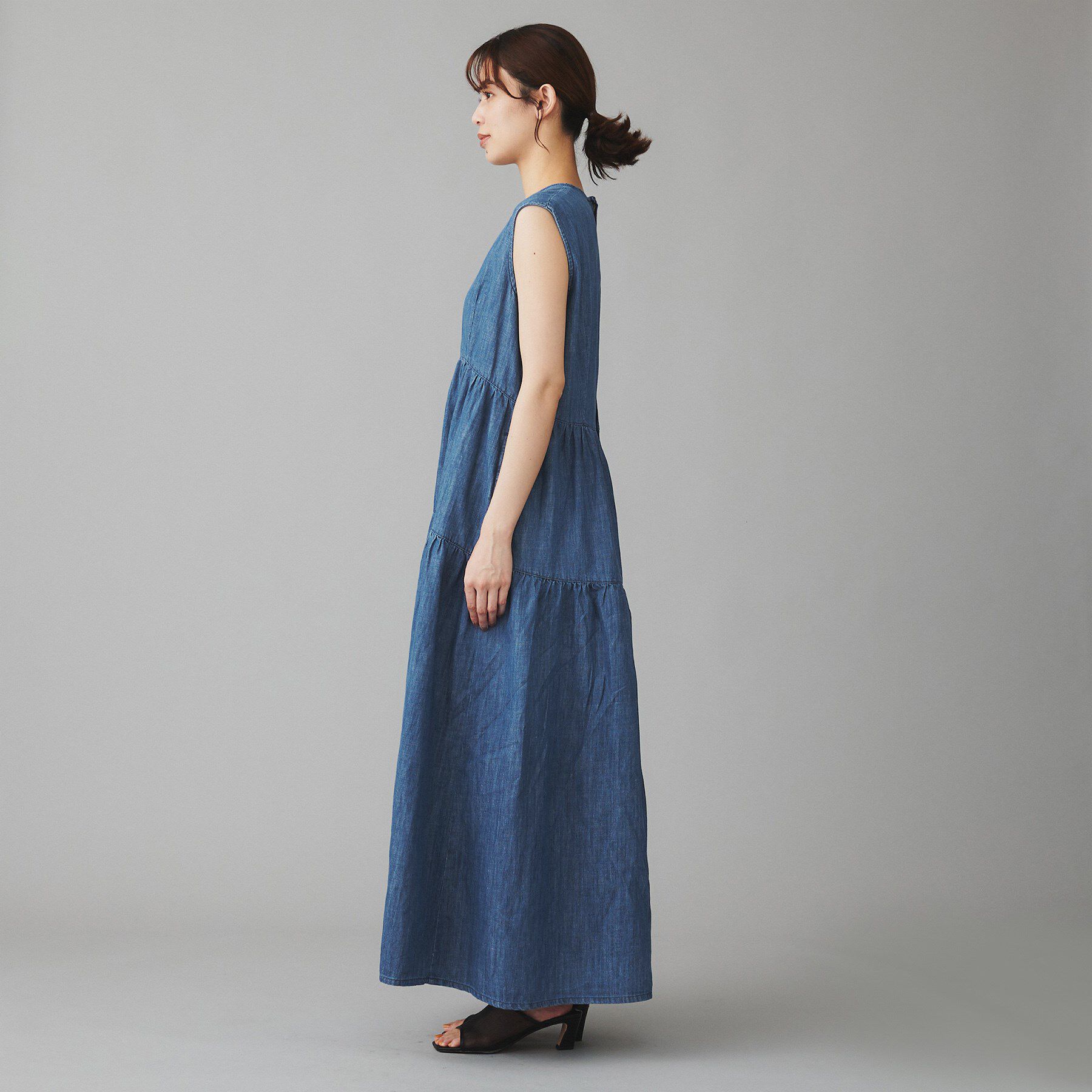 UNTITLED「【Healthy DENIM】Breezy Blueberryノースリーブ ティアード ワンピース」|ワンピース|
