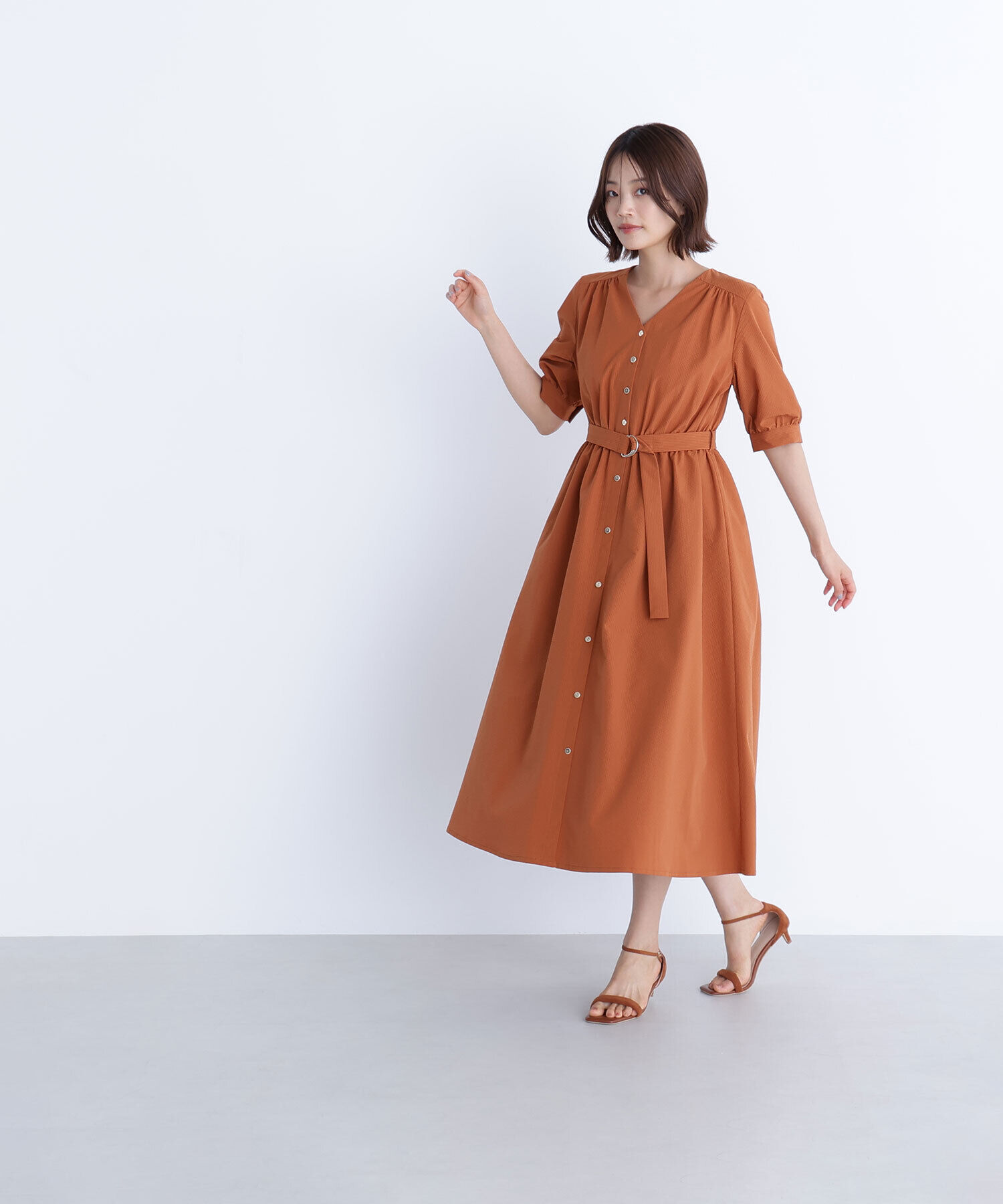  「ゴールドボタンベルテッドワンピース」|ワンピース|