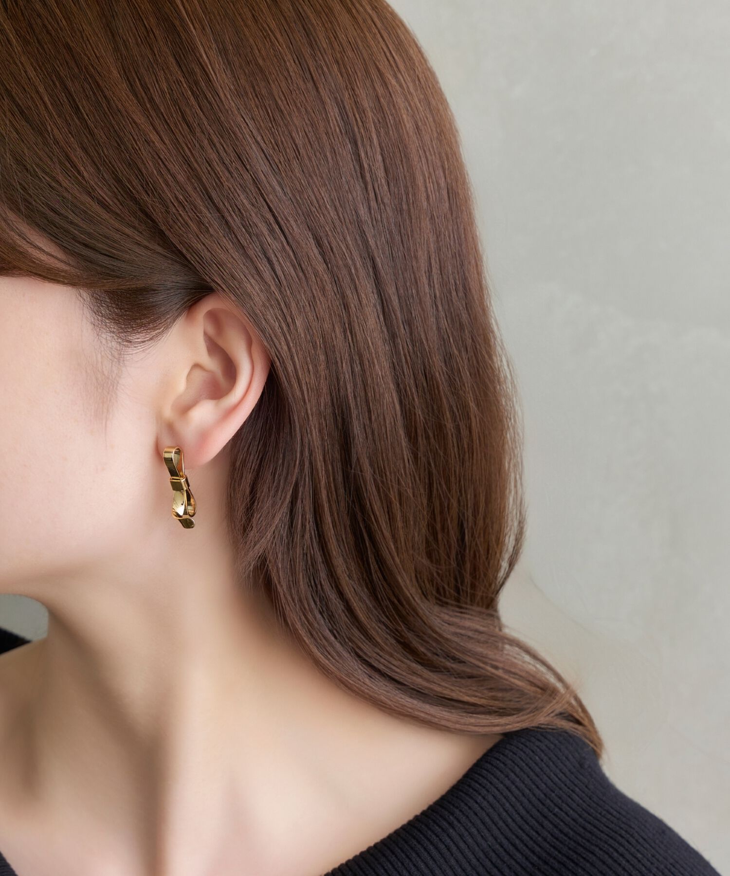 Phoebe「ニュアンスリボンピアス　ゴールド」|ピアス|