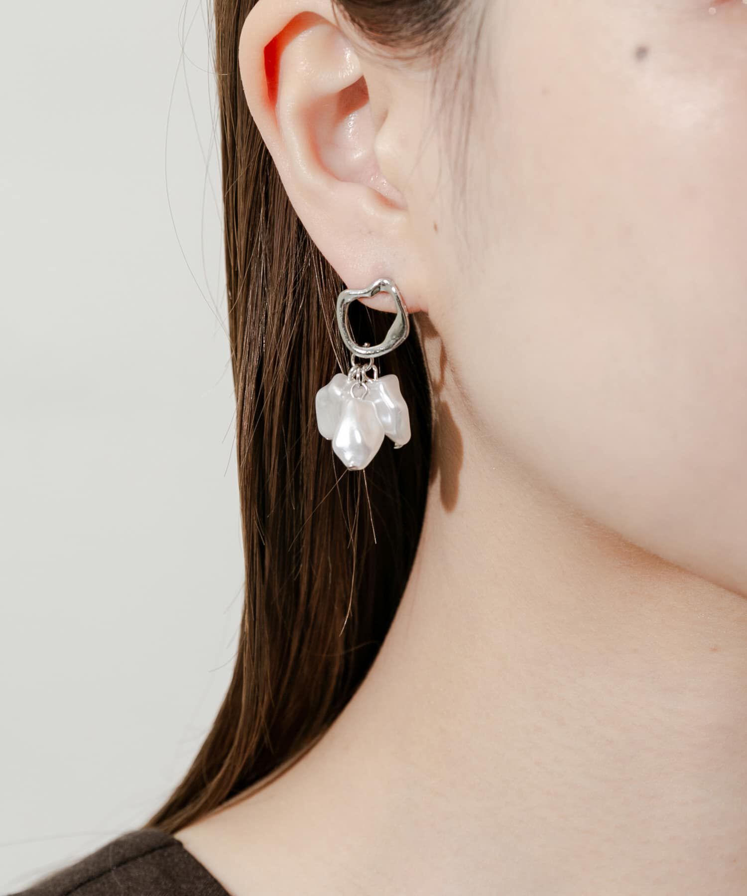 SMELLY「パールスウェイピアス」|ピアス|