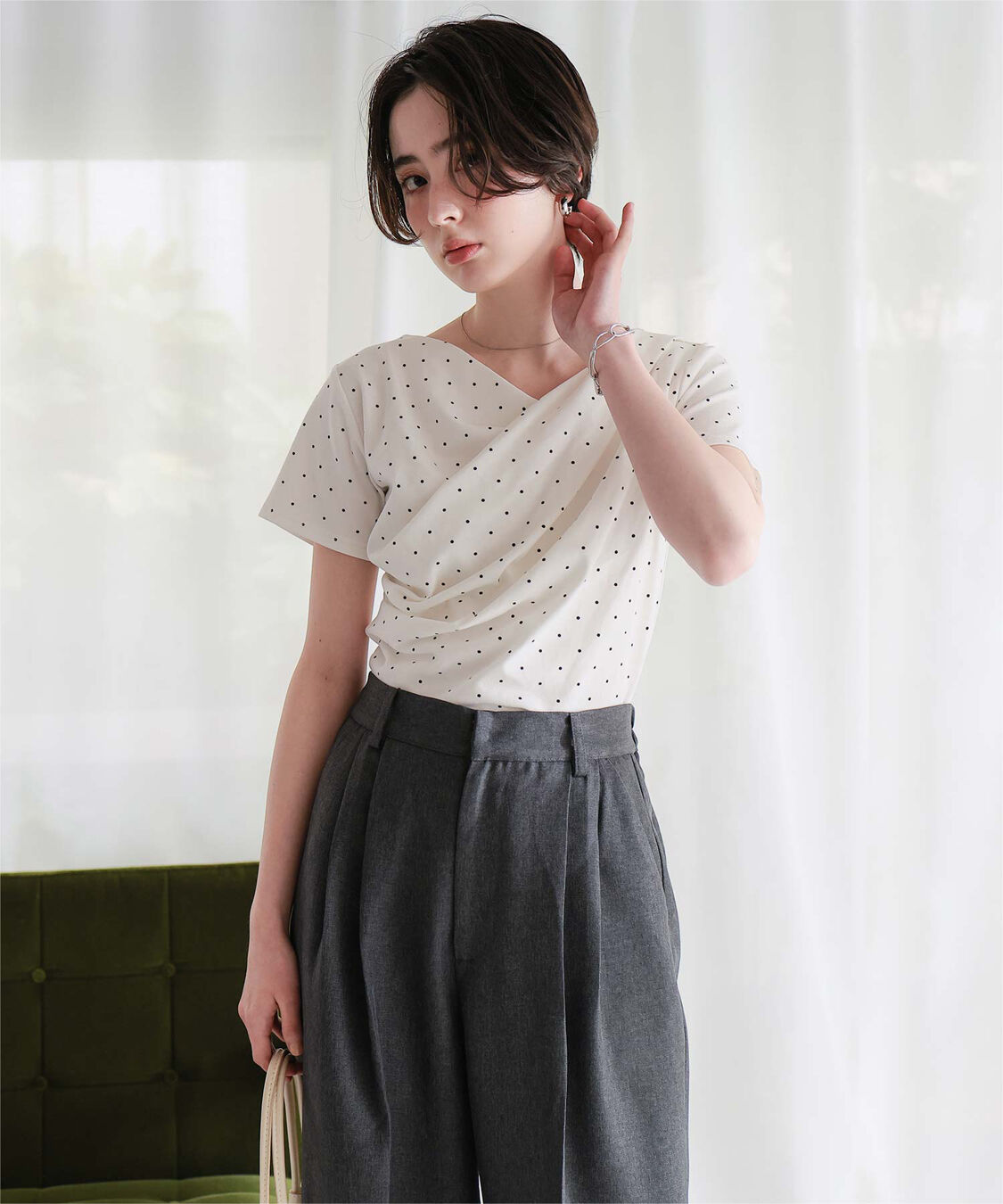 titivate「オフショルダーハーフスリーブTシャツ」|Tシャツ・カットソー|