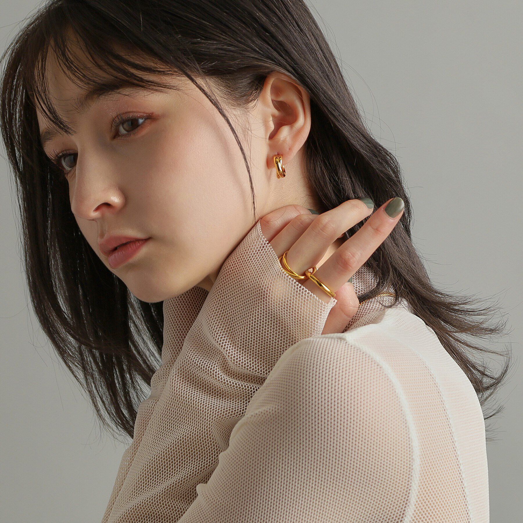 COCOSHNIK ONKITSCH「シルバー スモールフープ プランプクロスピアス GP」|ピアス|