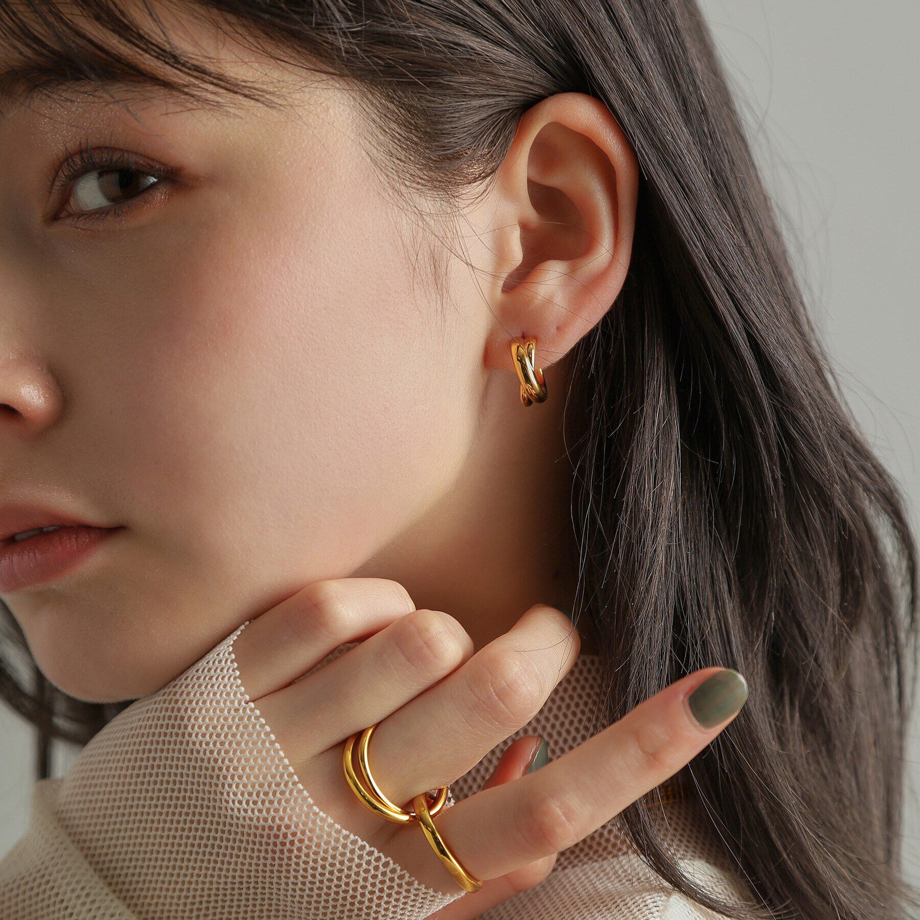 COCOSHNIK ONKITSCH「シルバー スモールフープ プランプクロスピアス GP」|ピアス|