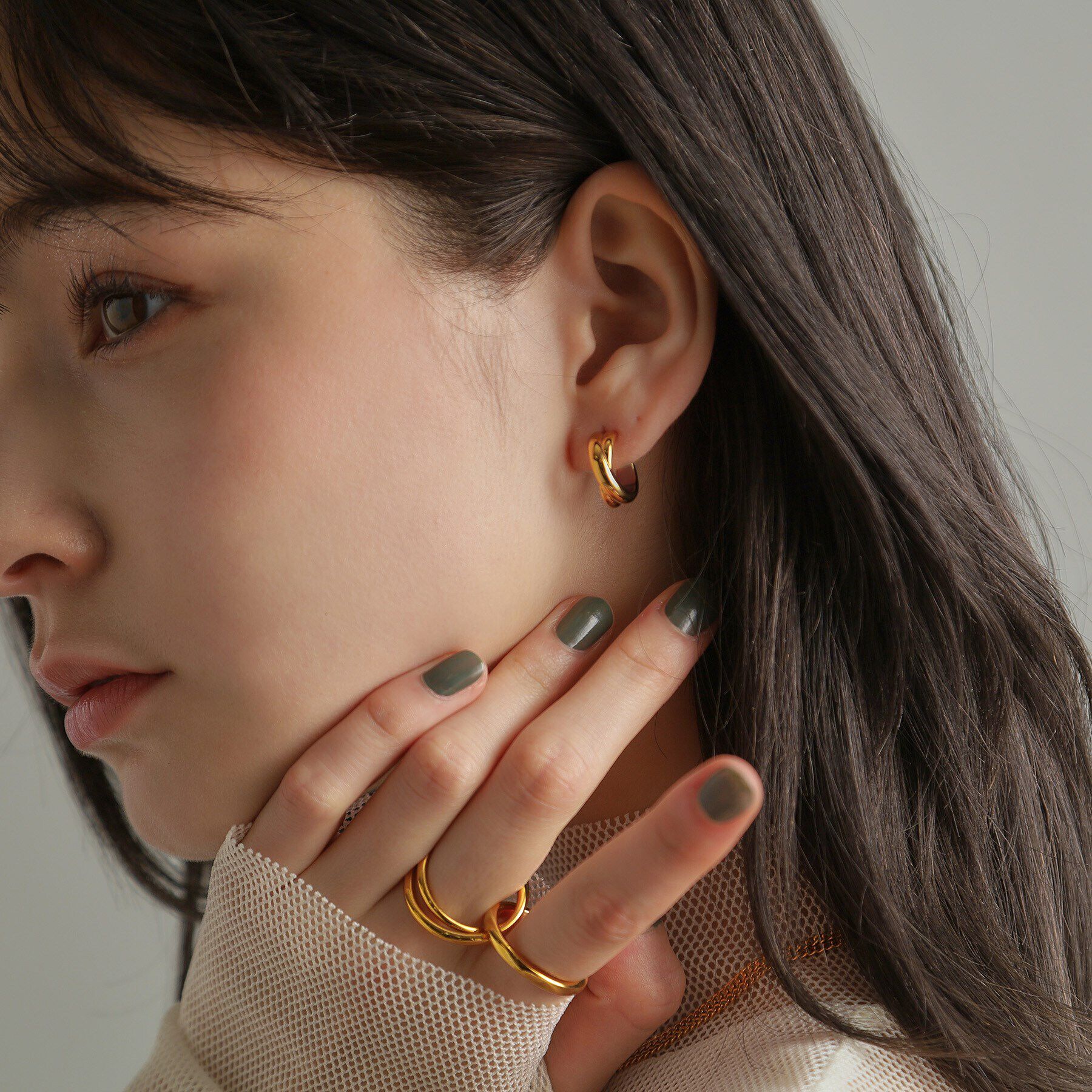 COCOSHNIK ONKITSCH「シルバー スモールフープ プランプクロスピアス GP」|ピアス|