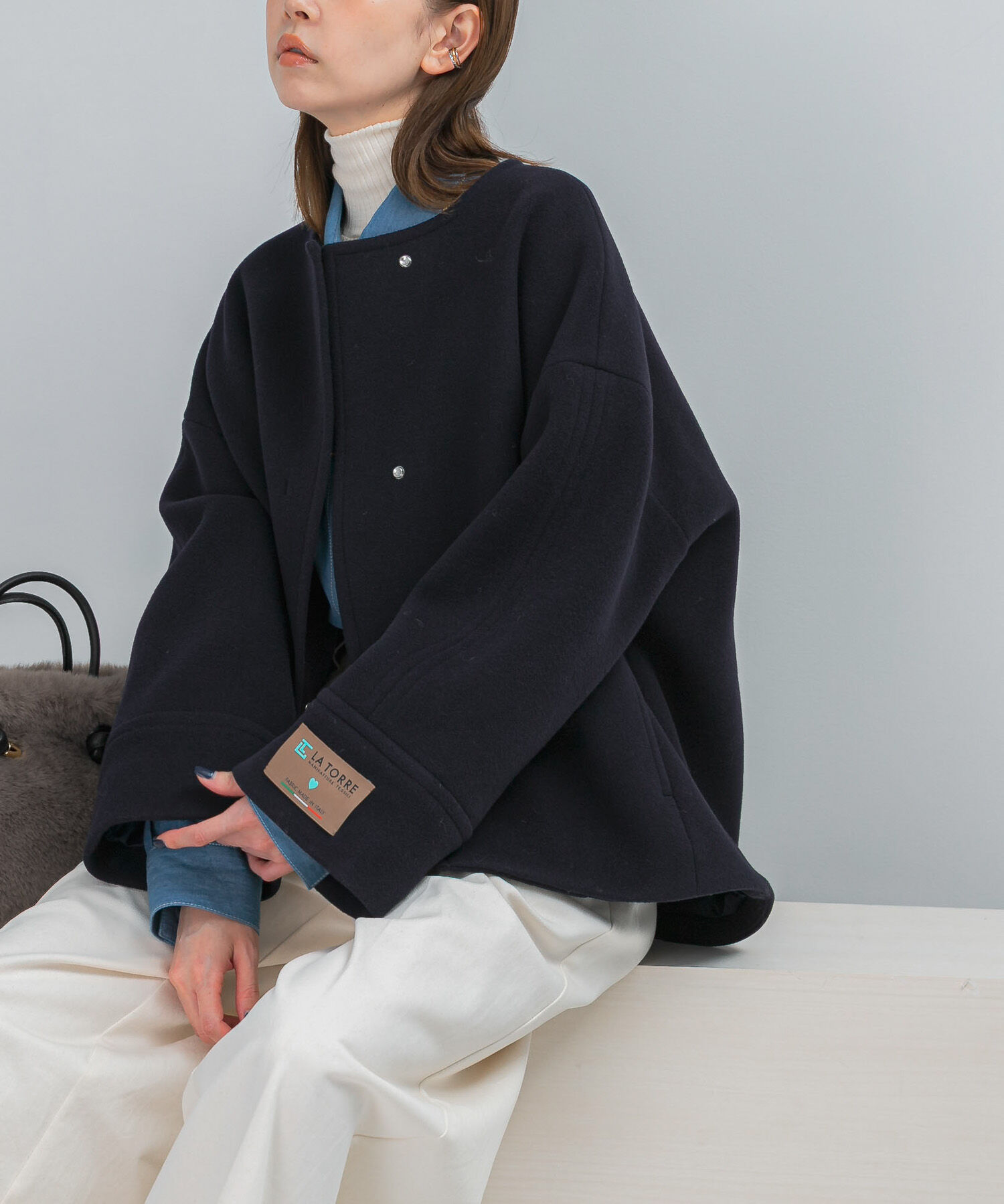 URBAN RESEARCH ROSSO「LA TORREショートノーカラーコート」|ノーカラーコート|ネイビー