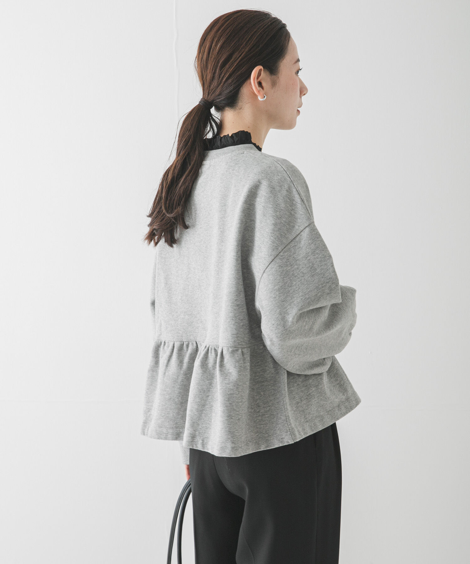 URBAN RESEARCH「GANNI　ISOLI CREWNECK PEPLUM」|スウェット・ジャージ|