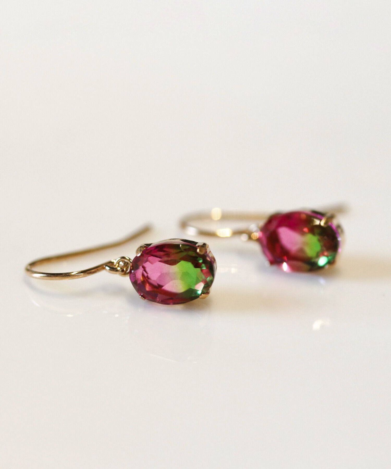  「グラデーションクリスタル フック ピアス | K10YG」|ピアス|