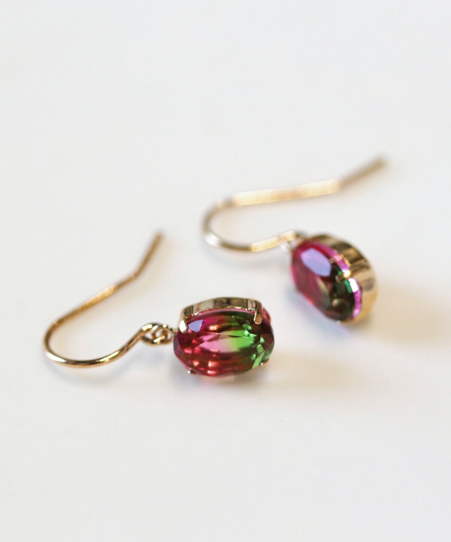 「グラデーションクリスタル フック ピアス | K10YG」|ピアス|