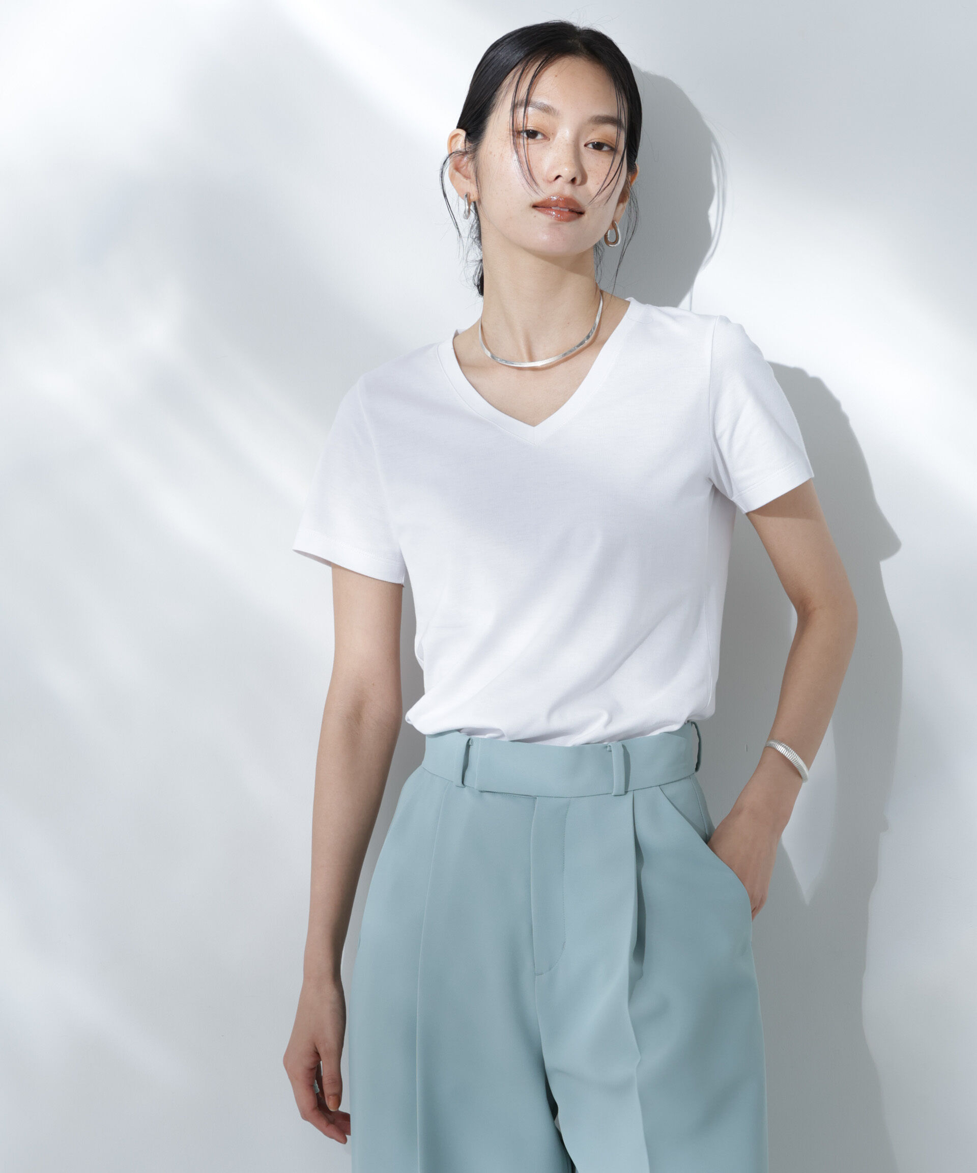 nano･universe「Anti Soaked(R) 汗染み防止VネックTシャツ」|Tシャツ・カットソー|ホワイト