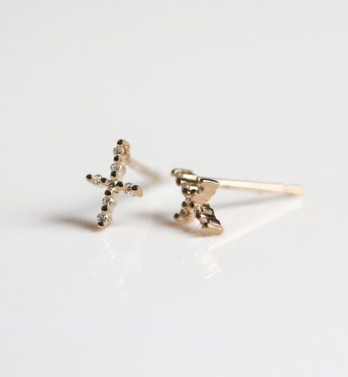  「ダイヤモンド クロス ピアス | K10YG 〈世界最小〉」|ピアス|