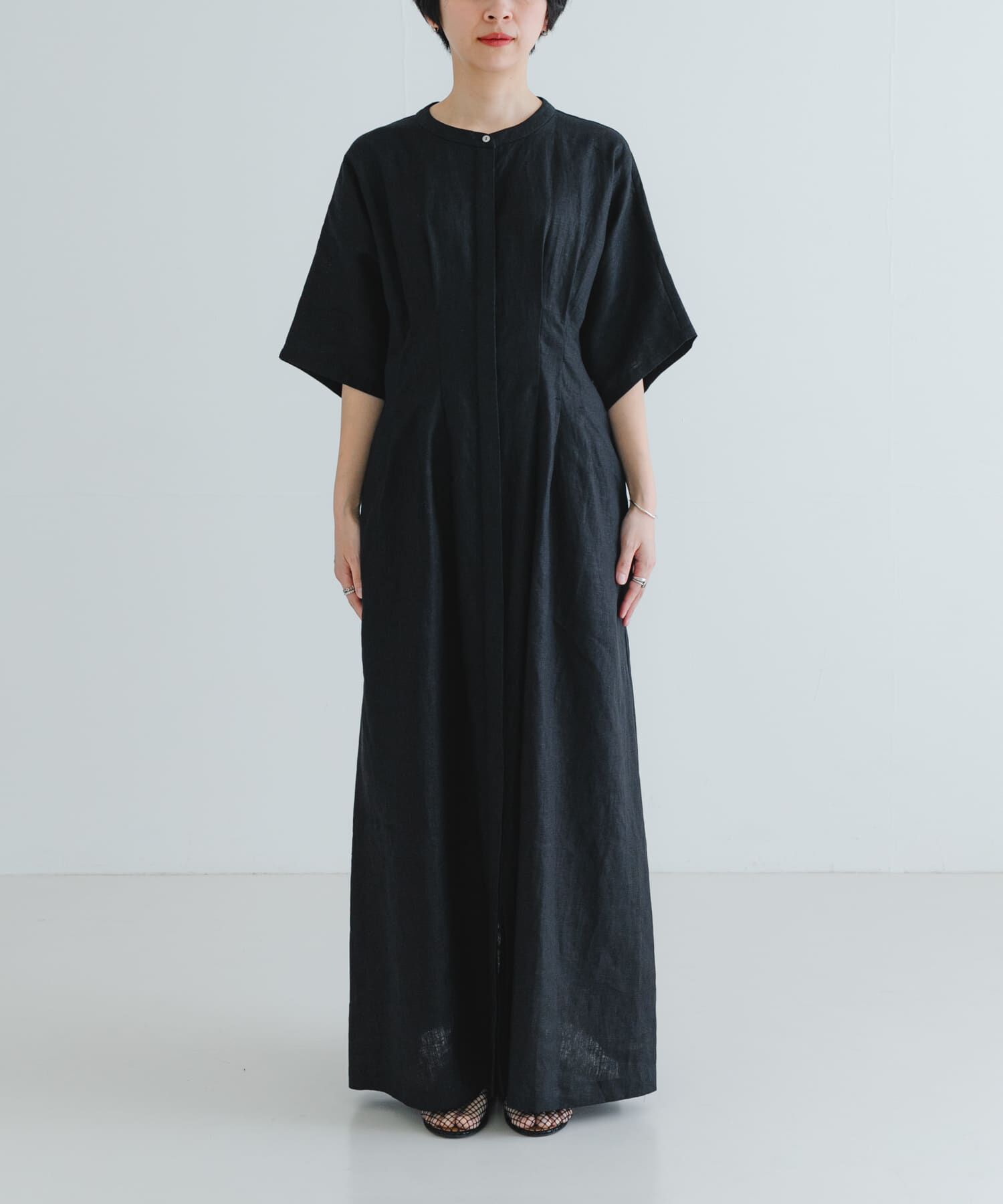 URBAN RESEARCH「『2サイズ展開』タックデザインリネンワンピース」|ワンピース|