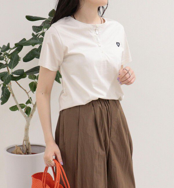 fredy emue「【昨年大人気！待望の再登場】ハートFR刺しゅうヘンリーネックTシャツ」|Tシャツ・カットソー|