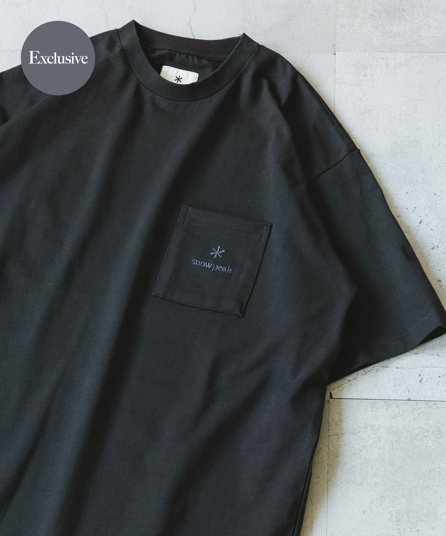 URBAN RESEARCH DOORS「『別注』Snow Peak Apparel&times;DOORS　Pocket Logo T-shirts」|Tシャツ・カットソー|ブラック