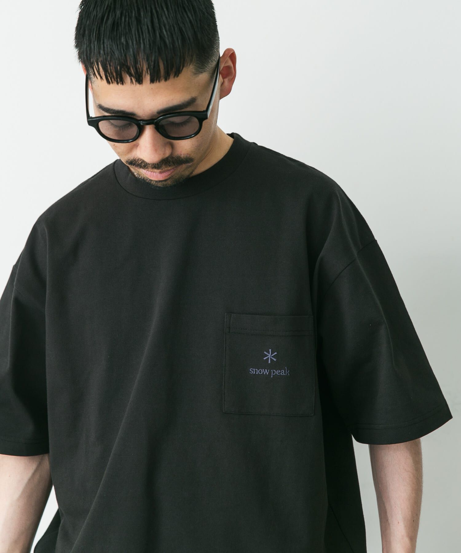 URBAN RESEARCH DOORS「『別注』Snow Peak Apparel&times;DOORS　Pocket Logo T-shirts」|Tシャツ・カットソー|
