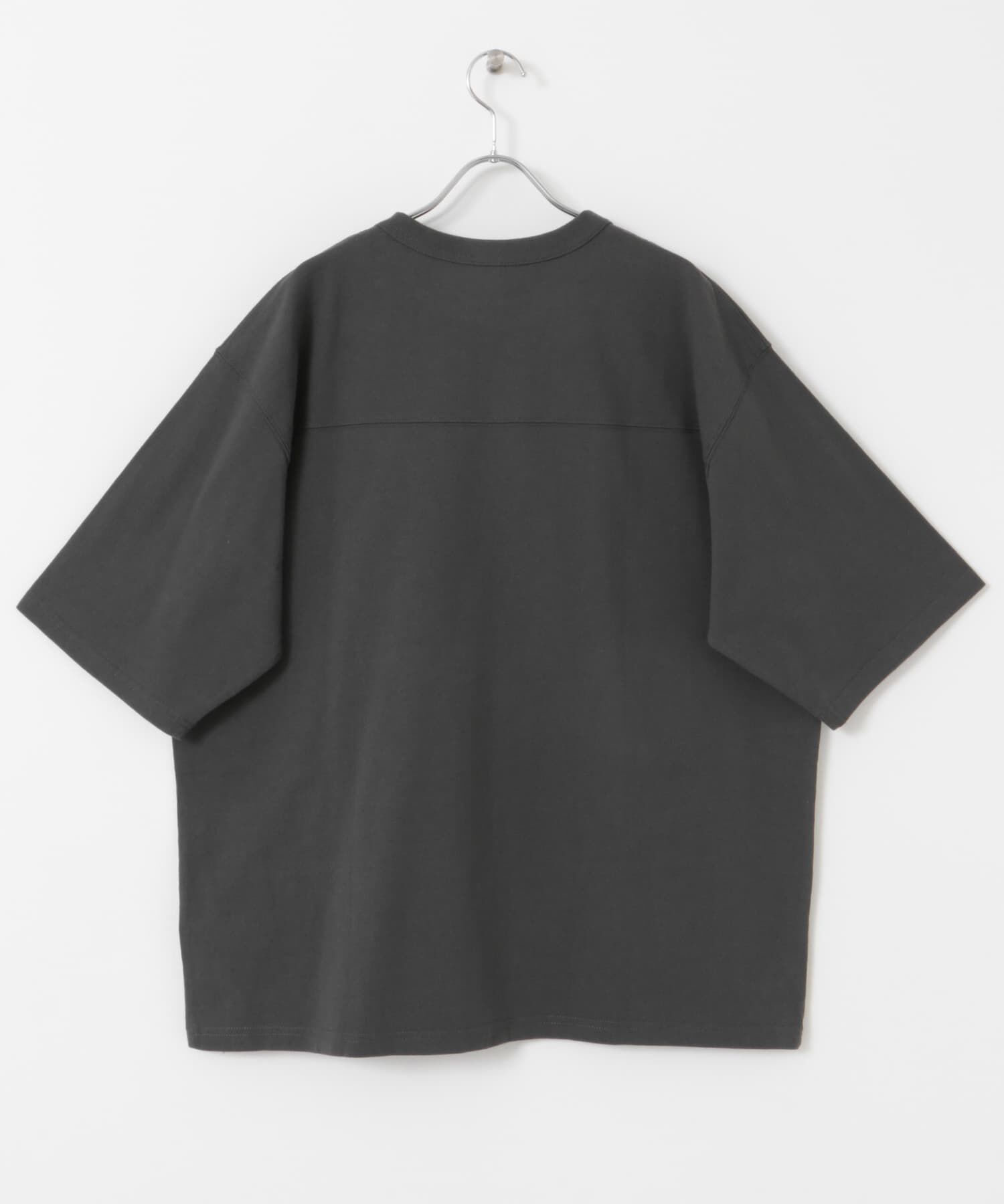 URBAN RESEARCH DOORS「『別注』MANHATTAN PORTAGE&times;DOORS　フットボール オーバーサイズTシャツ」|Tシャツ・カットソー|