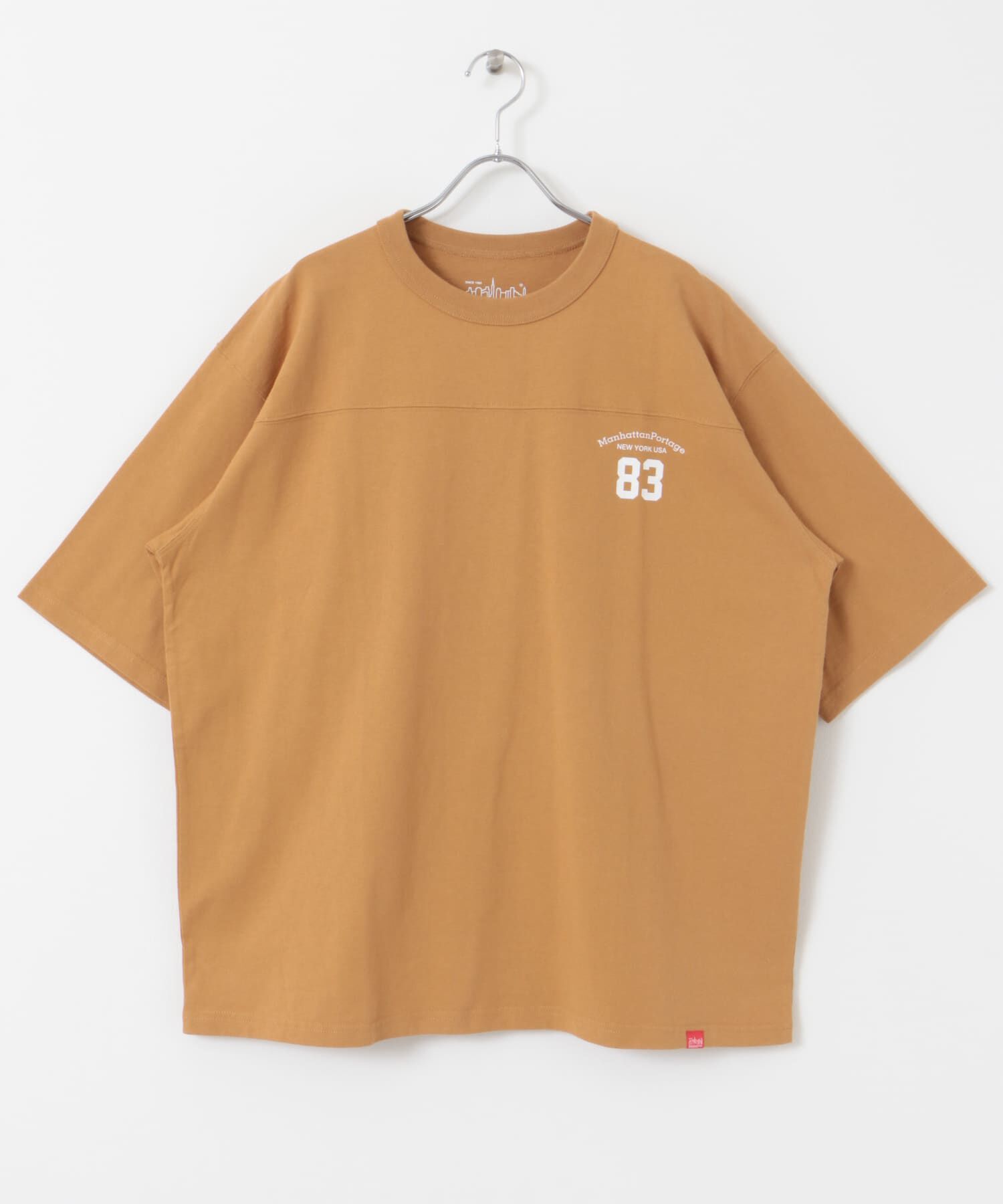 URBAN RESEARCH DOORS「『別注』MANHATTAN PORTAGE&times;DOORS　フットボール オーバーサイズTシャツ」|Tシャツ・カットソー|