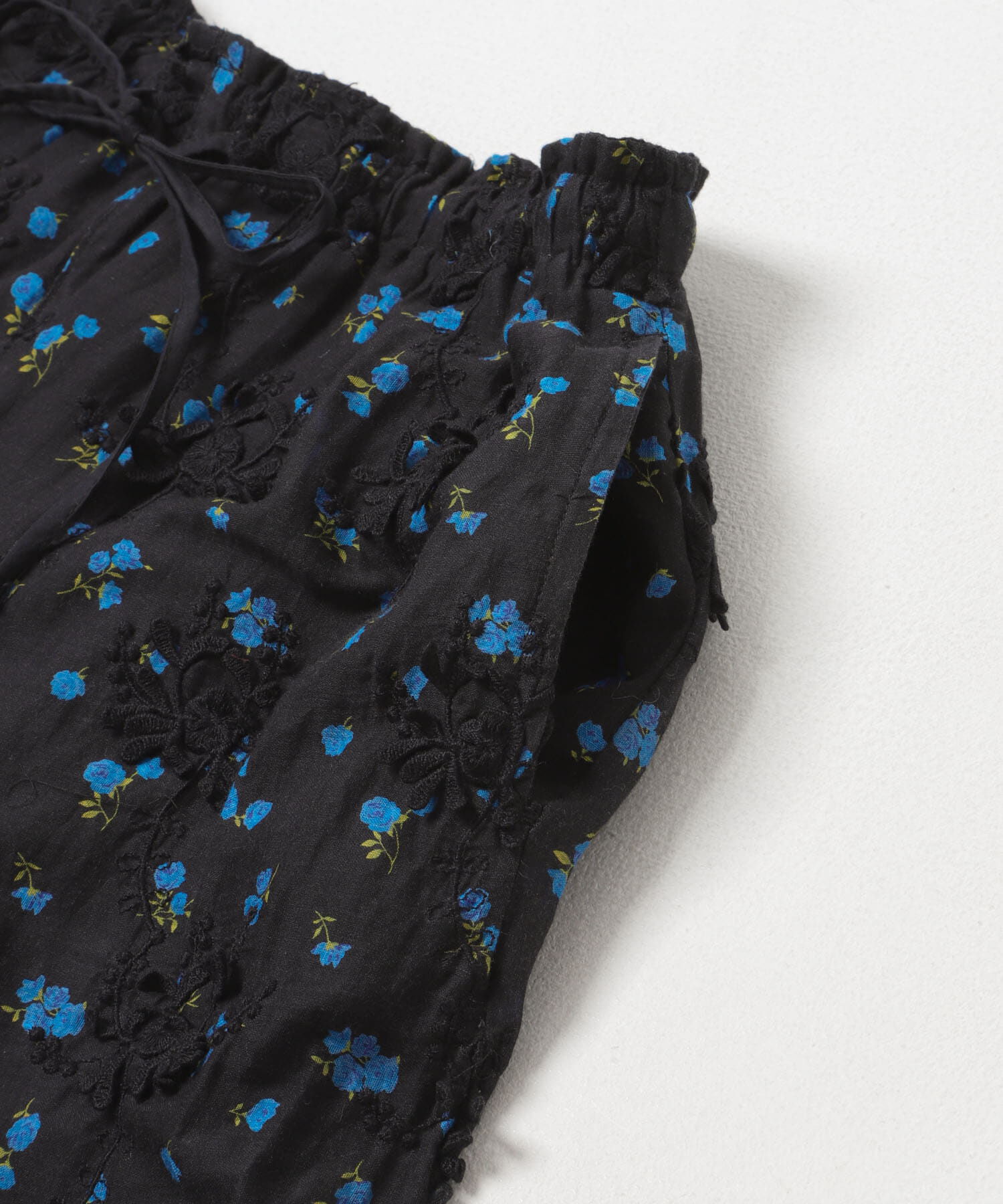 URBAN RESEARCH「crinkle crinkle crinkle　SHEER FLOWER EASY PANTS」|その他|