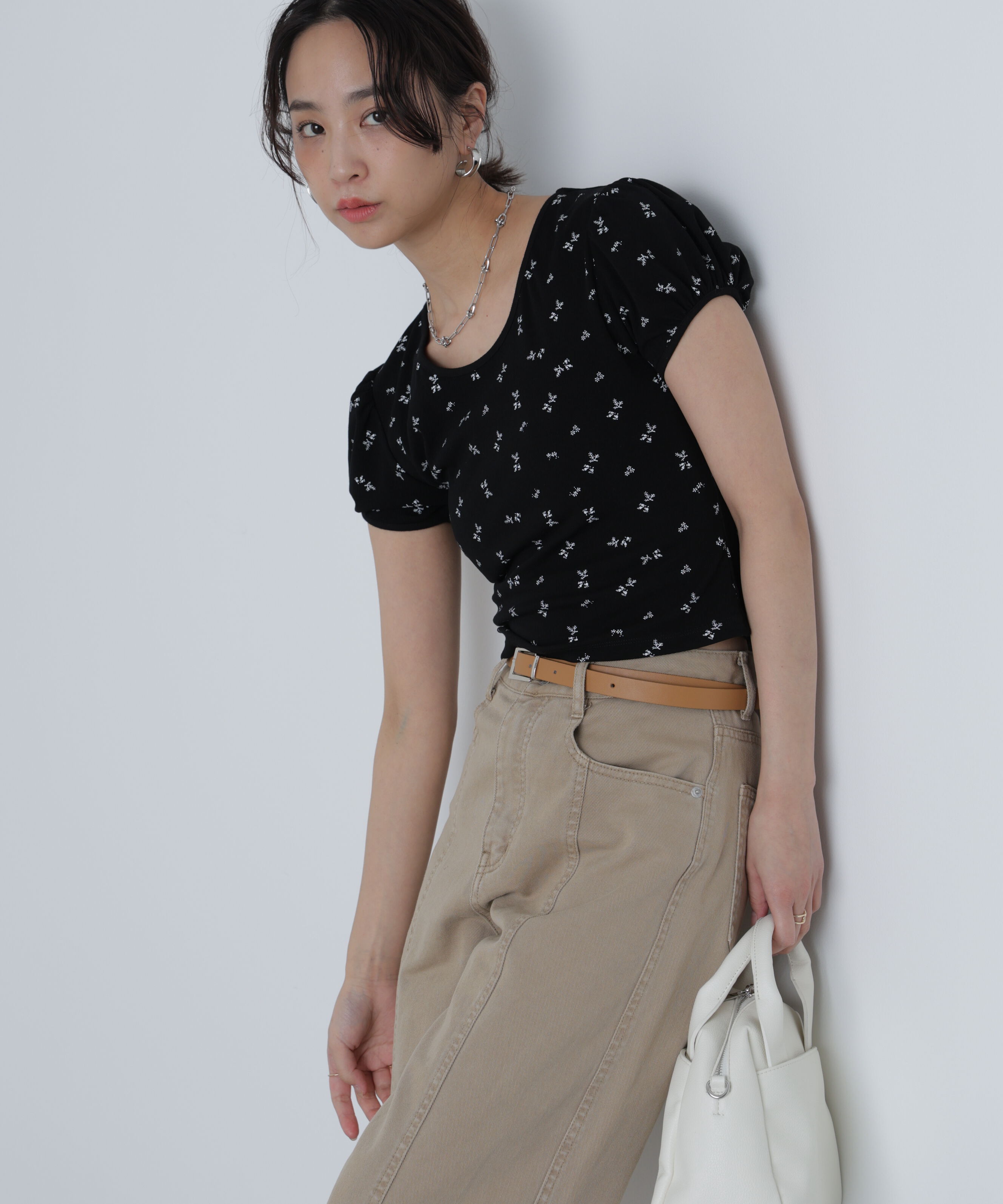  「フラワー柄コンパクトTシャツ」|Tシャツ・カットソー|