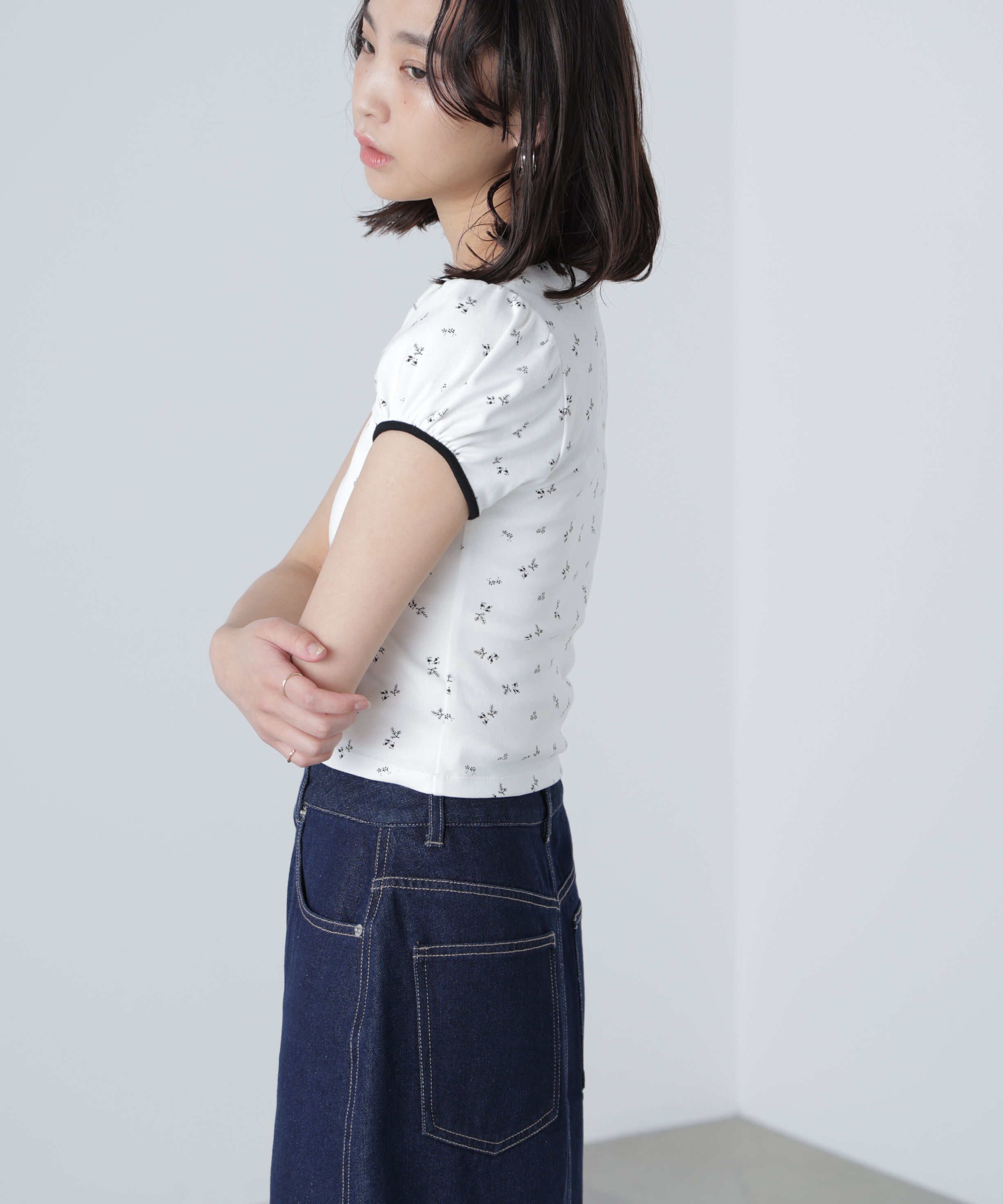  「フラワー柄コンパクトTシャツ」|Tシャツ・カットソー|