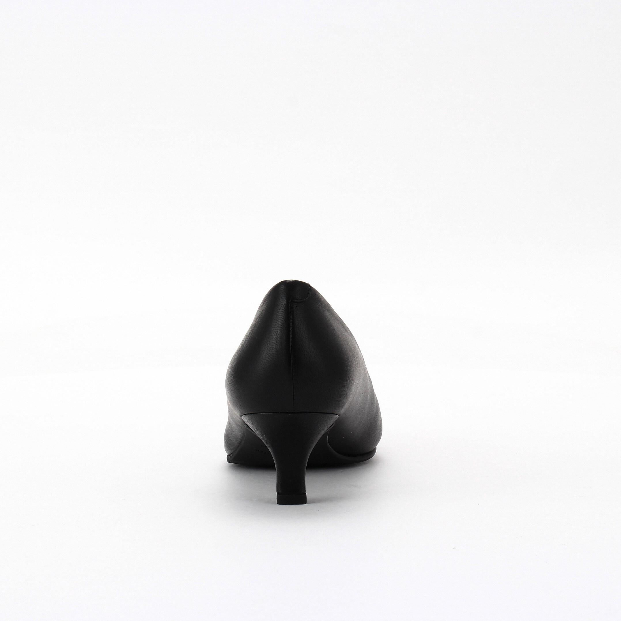 銀座かねまつ「LSBF2612SHPBLK【本革】【Bウィズ】アクアベルスレンダーパンプス」|パンプス|