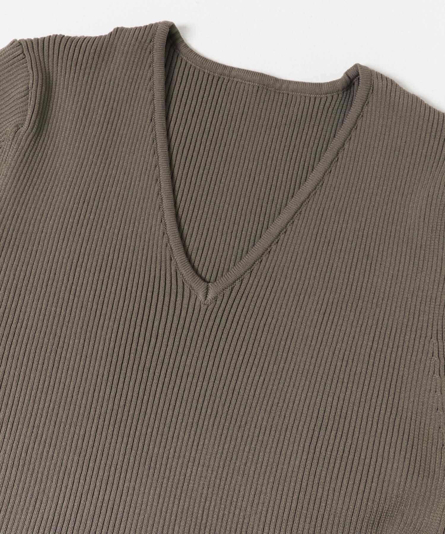 URBAN RESEARCH ROSSO「『WEB/一部店舗限定』フォルムシルエットVネックリブワンピース」|ワンピース|