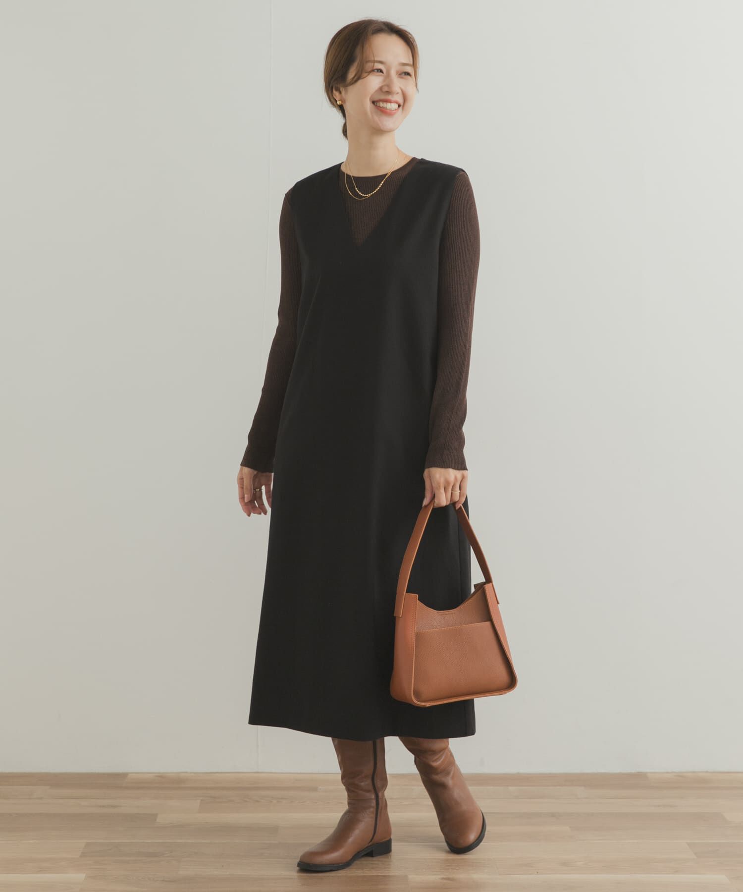 URBAN RESEARCH DOORS「『UR TECH』ストレートラインジャンパースカート」|ワンピース|