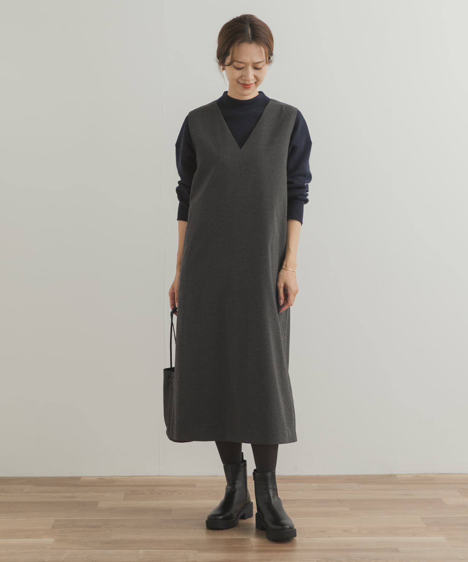URBAN RESEARCH DOORS「『UR TECH』ストレートラインジャンパースカート」|ワンピース|