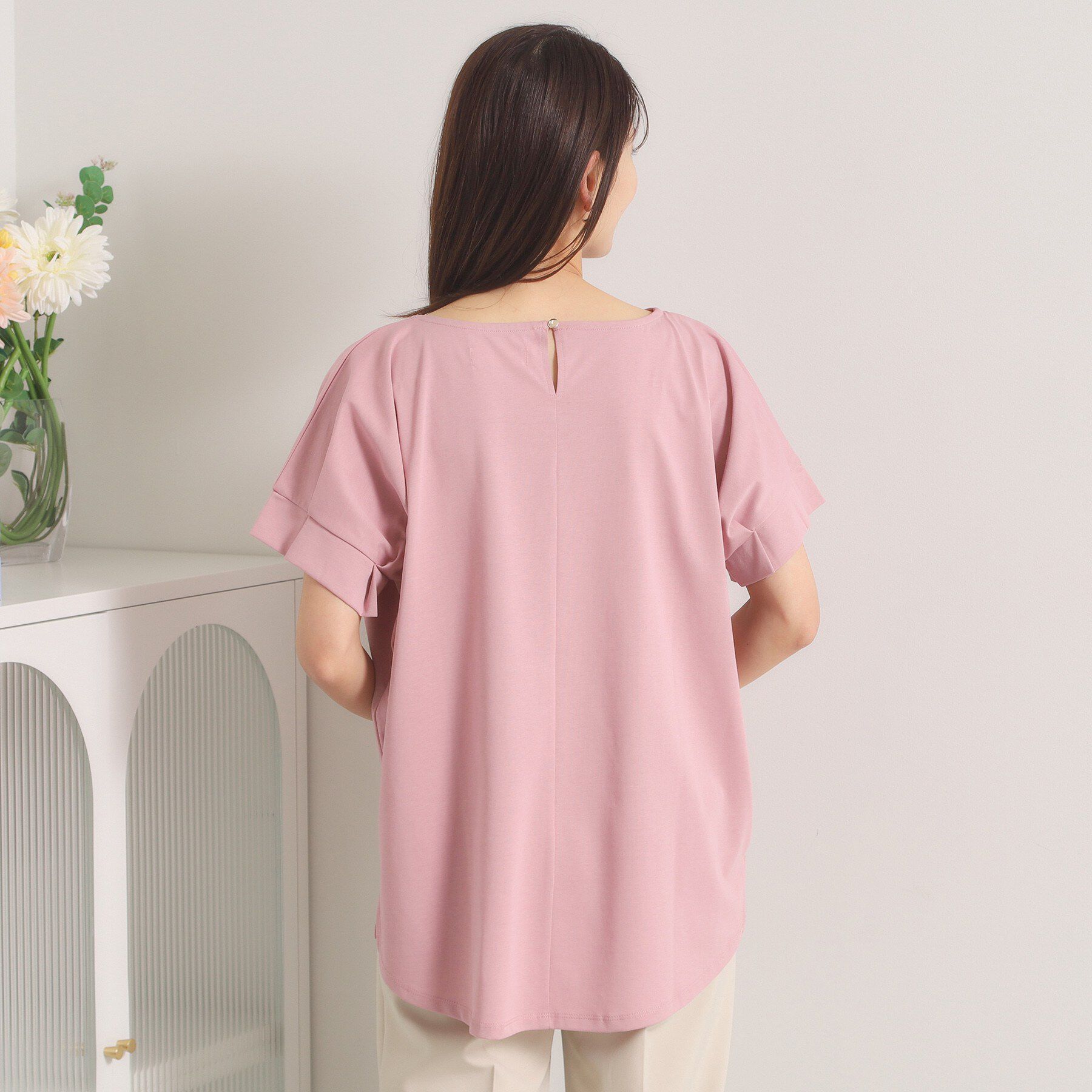 ITS&rsquo;DEMO「【汗染み防止／接触冷感／UVケア／毛玉防止】袖口タックトップス」|Tシャツ・カットソー|
