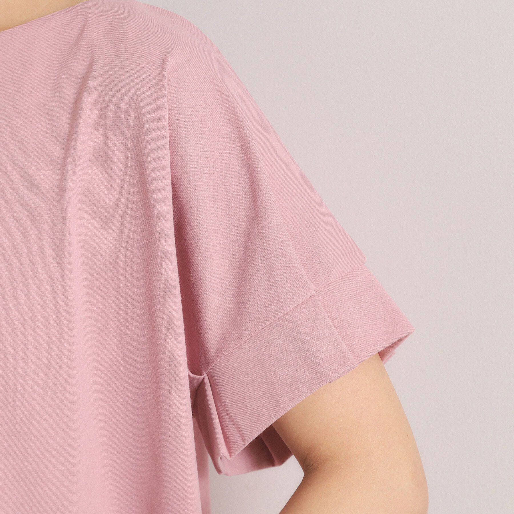 ITS&rsquo;DEMO「【汗染み防止／接触冷感／UVケア／毛玉防止】袖口タックトップス」|Tシャツ・カットソー|