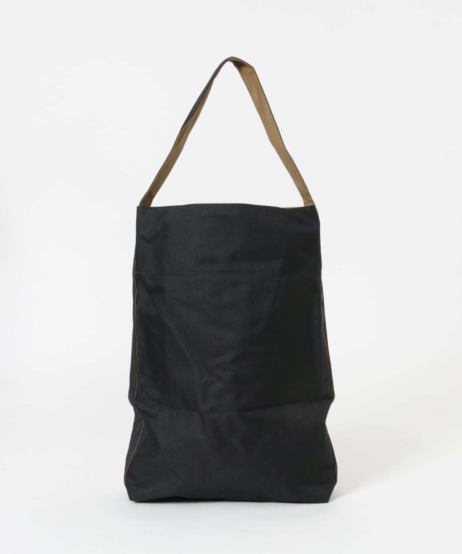 URBAN RESEARCH「Kaan　BUCKET TOTE WP」|トートバッグ|ブラック系その他