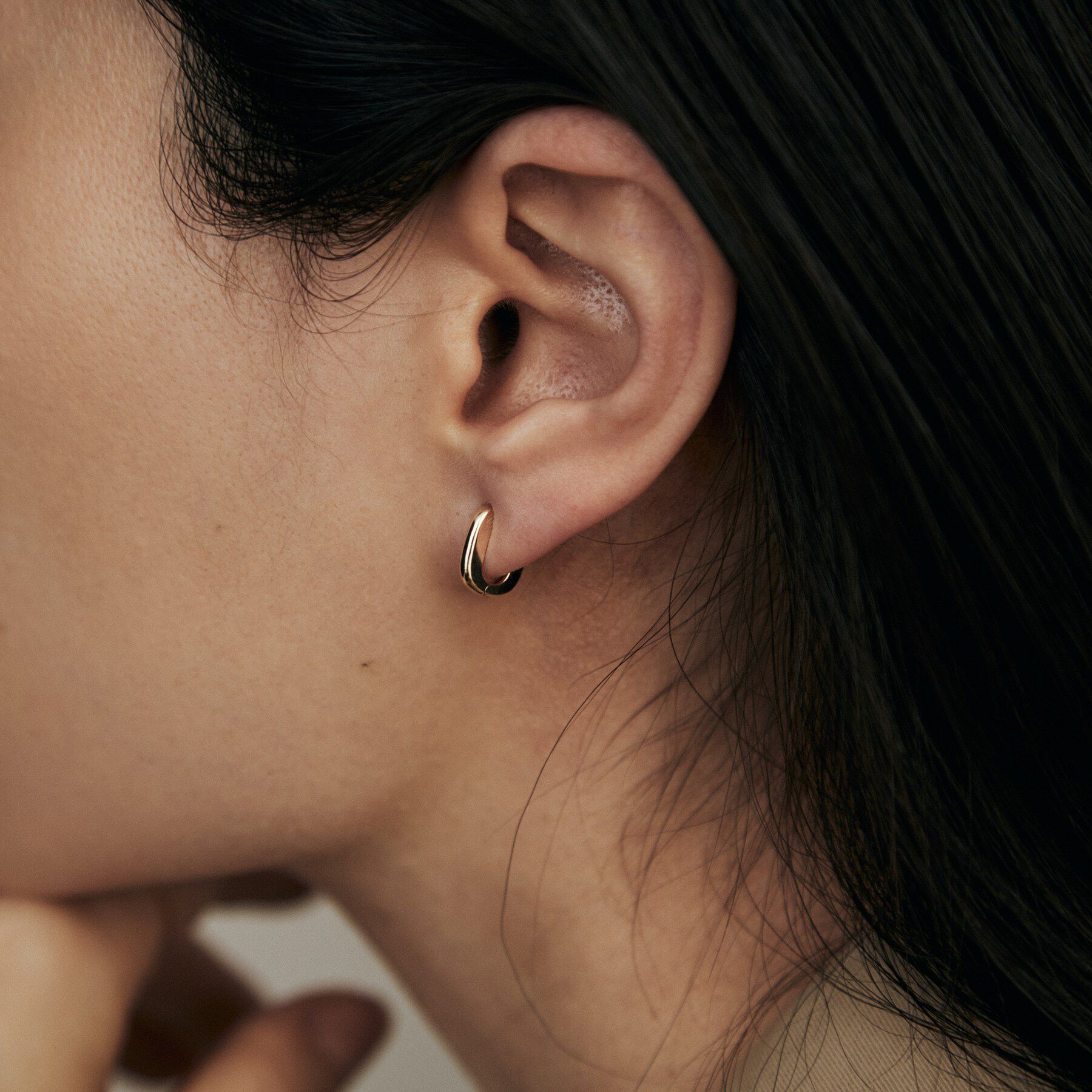 COCOSHNIK「K10トラックシェイプ 中折れピアス」|ピアス|