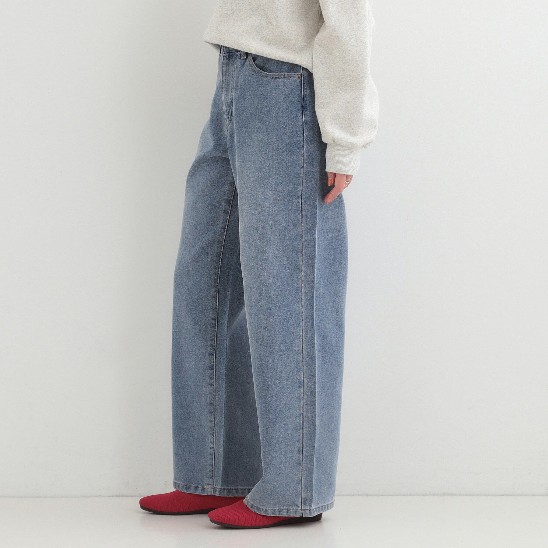 SHOO･LA･RUE「【S-LL】脚のラインを拾いにくい デニムワイドパンツ」|デニム|