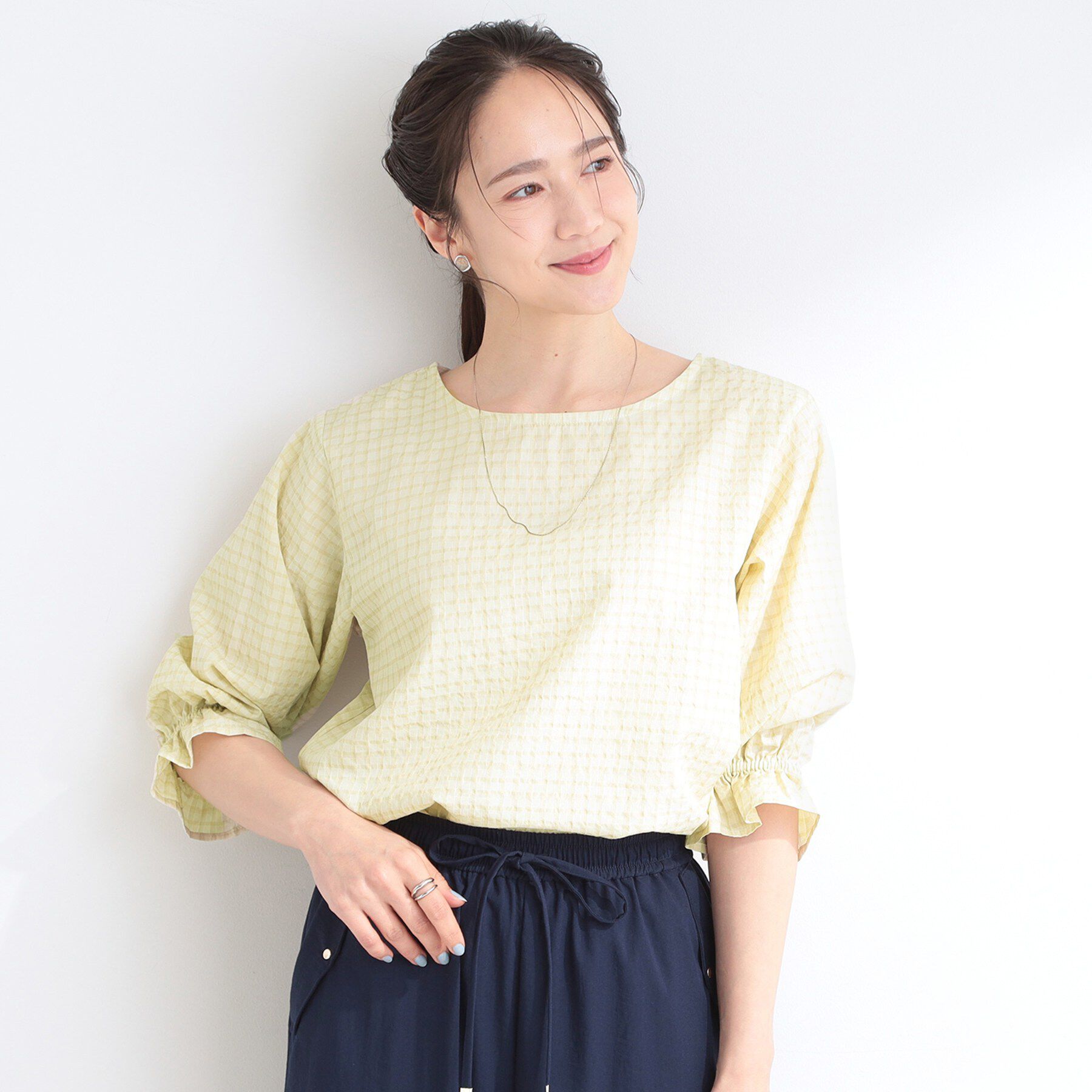 SHOO･LA･RUE「【セットアップ可/洗濯機可】上品チェックが好印象 ゆるさらサッカーブラウス」|シャツ・ブラウス|