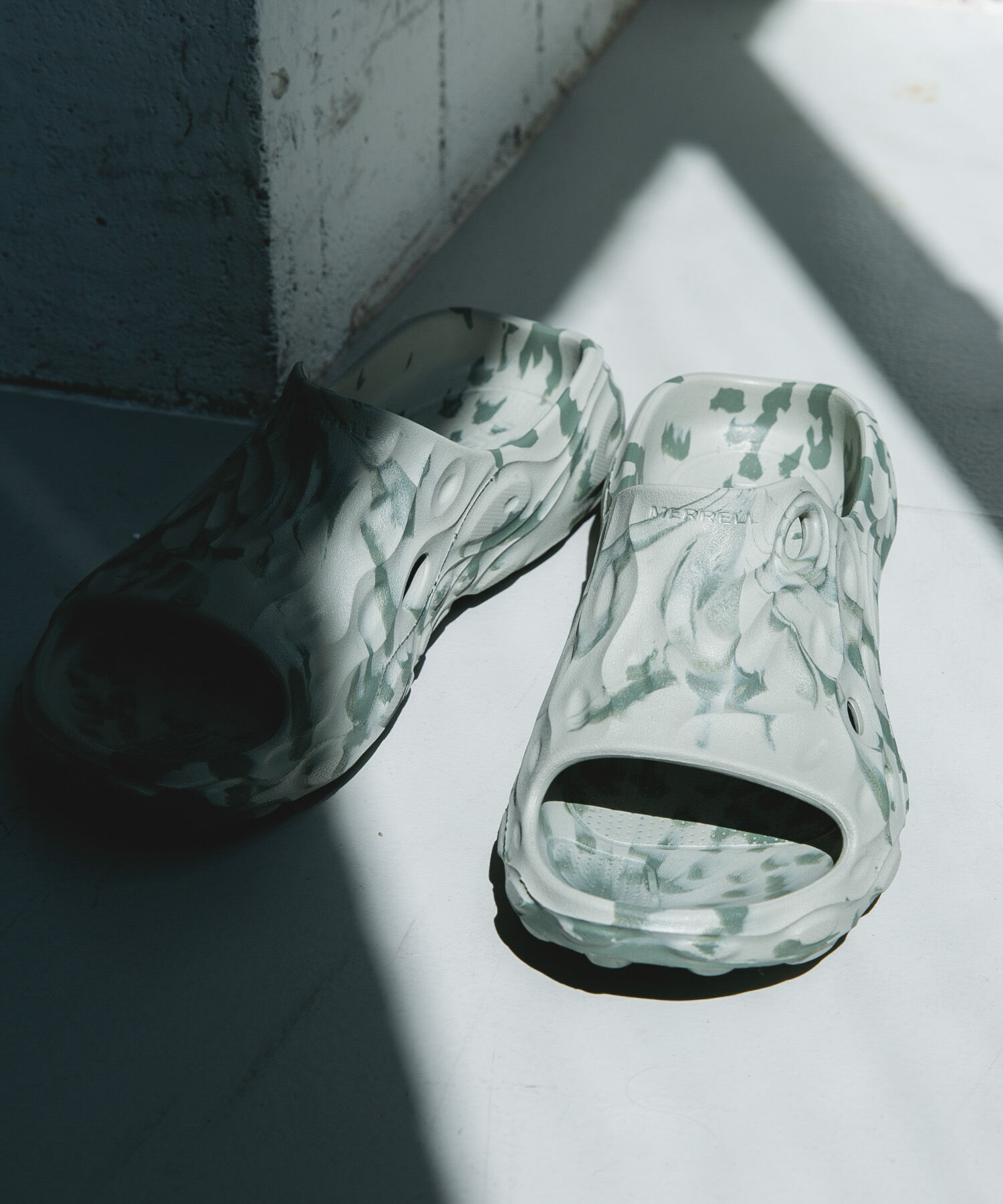 URBAN RESEARCH DOORS「MERRELL　EXCLUSIVE HYDRO SLIDE 2」|サンダル|