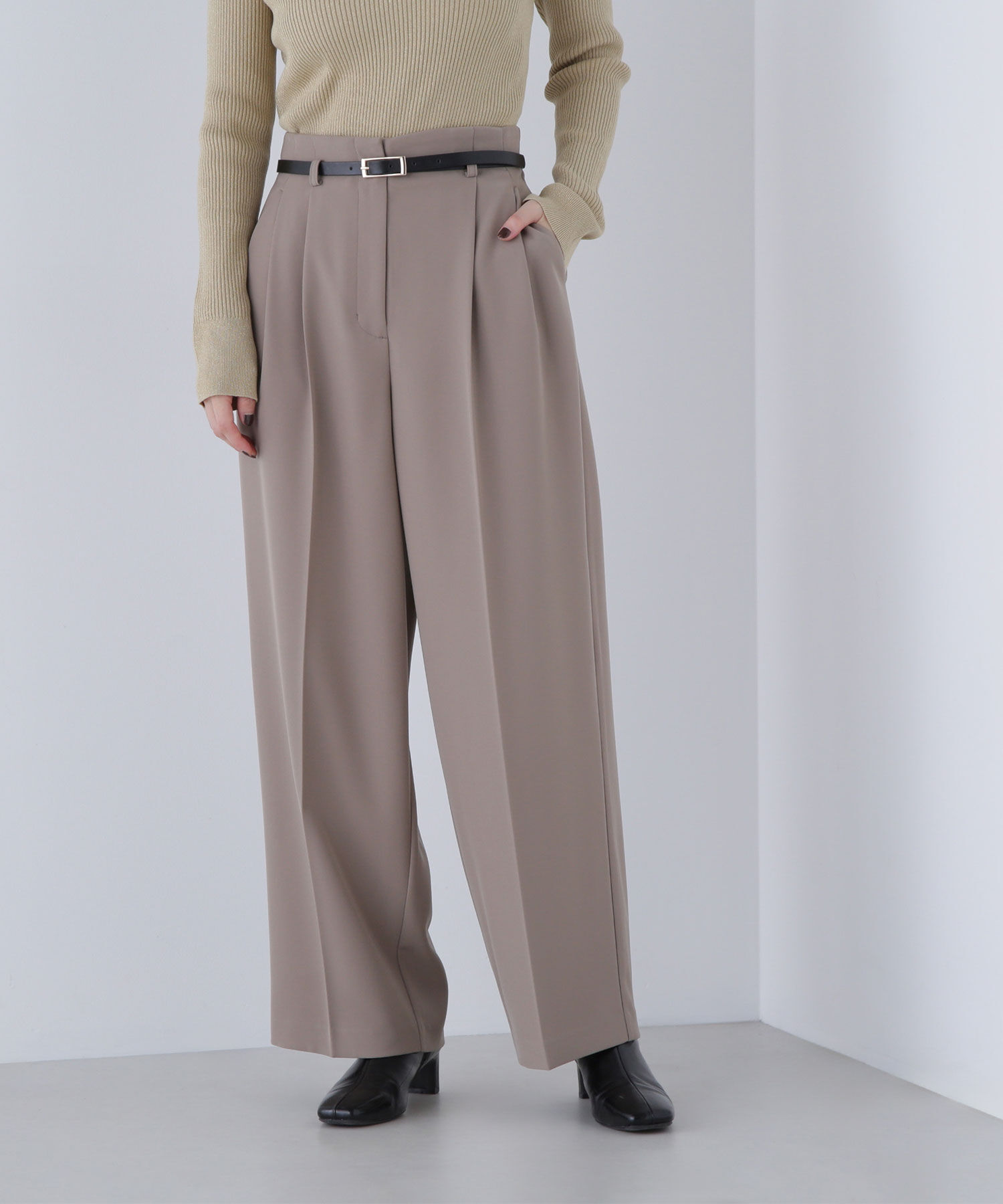  「フェイクレザーベルテッドワイドパンツ」|その他|