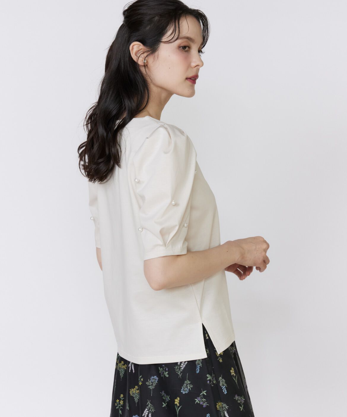 Maglie le cassetto「《大きいサイズ》袖パールカットソー」|Tシャツ・カットソー|ベージュ2