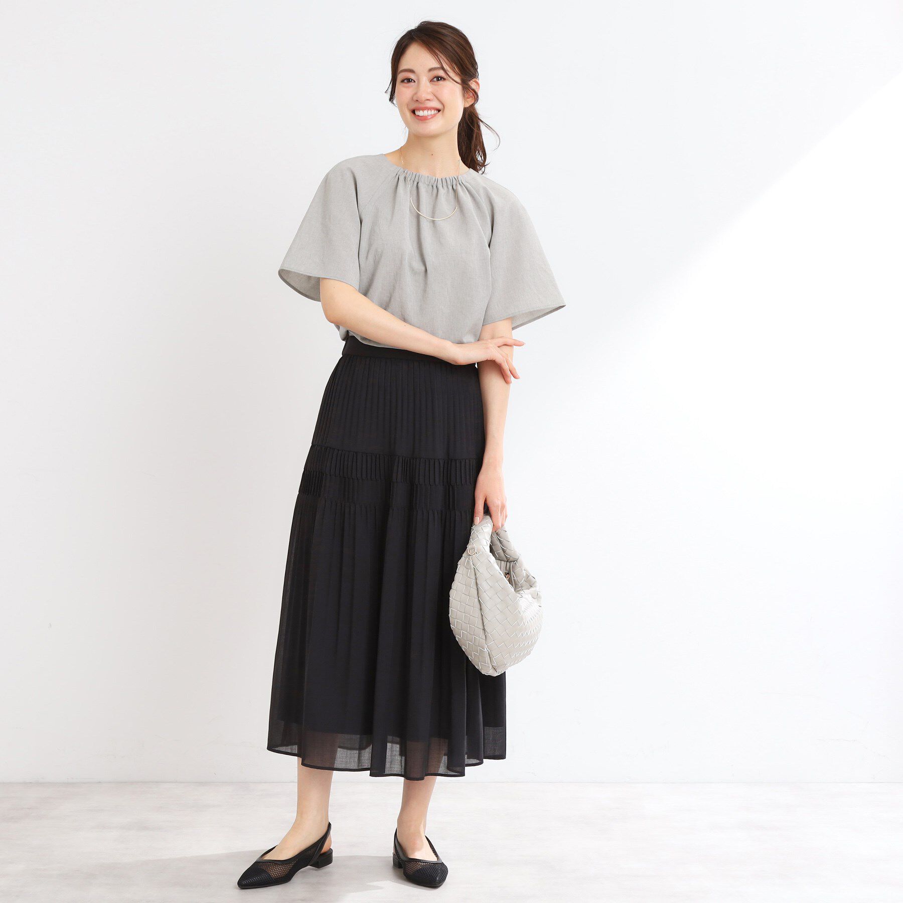 Reflect「【マシンウォッシュ可／セットアップ可／通勤におすすめ】ネックギャザータックブラウス」|シャツ・ブラウス|