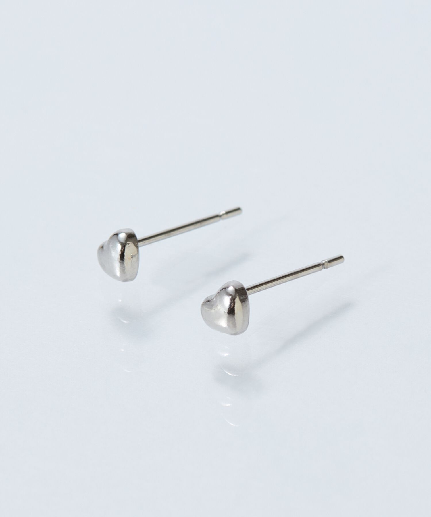 Phoebe「【金属アレルギー対応】パフィーハートピアス　シルバー/サージカルステンレス」|ピアス|