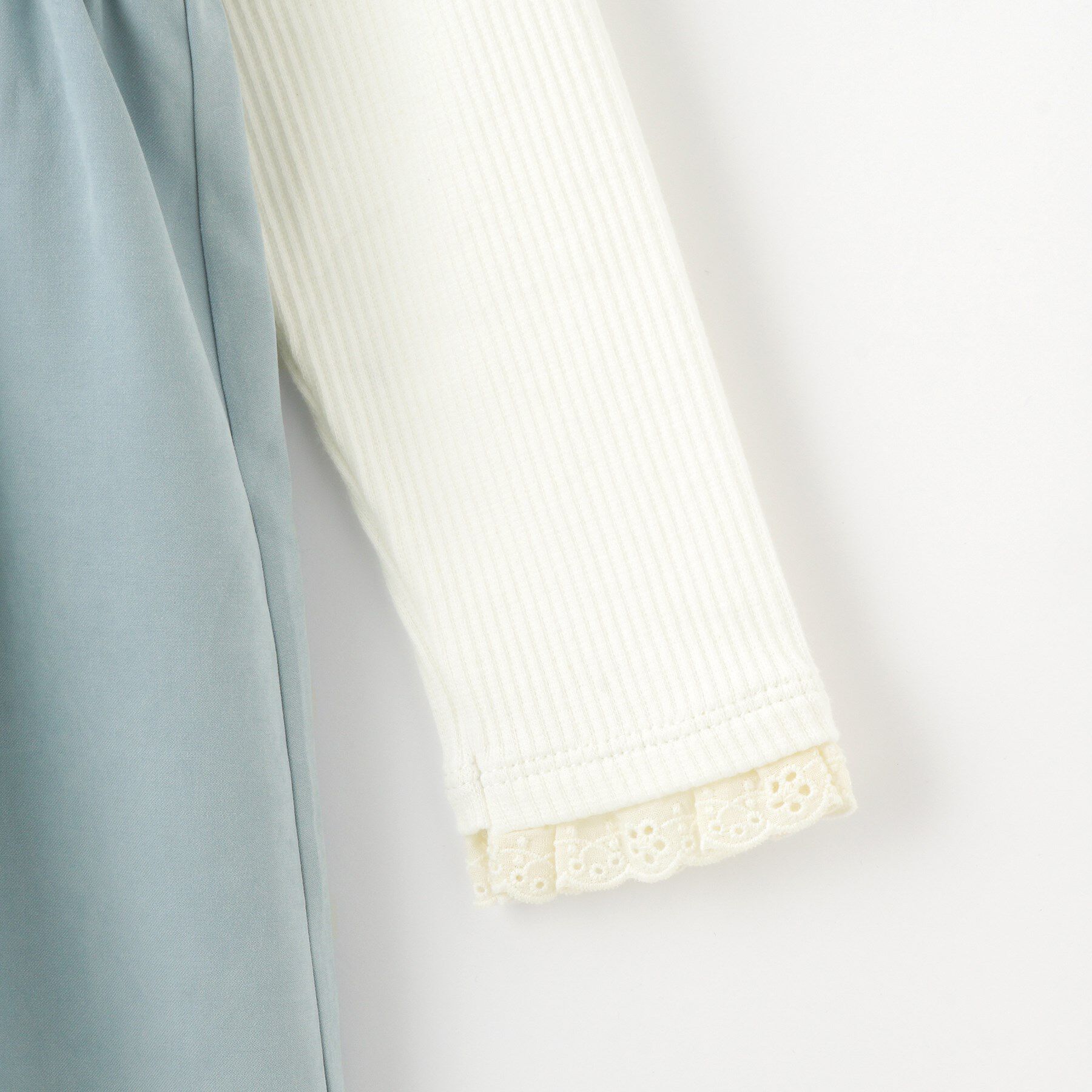 SHOO･LA･RUE「【洗える/100-120cm】着るだけでコーデが決まる スカラップ花刺繍ワンピース」|ワンピース|